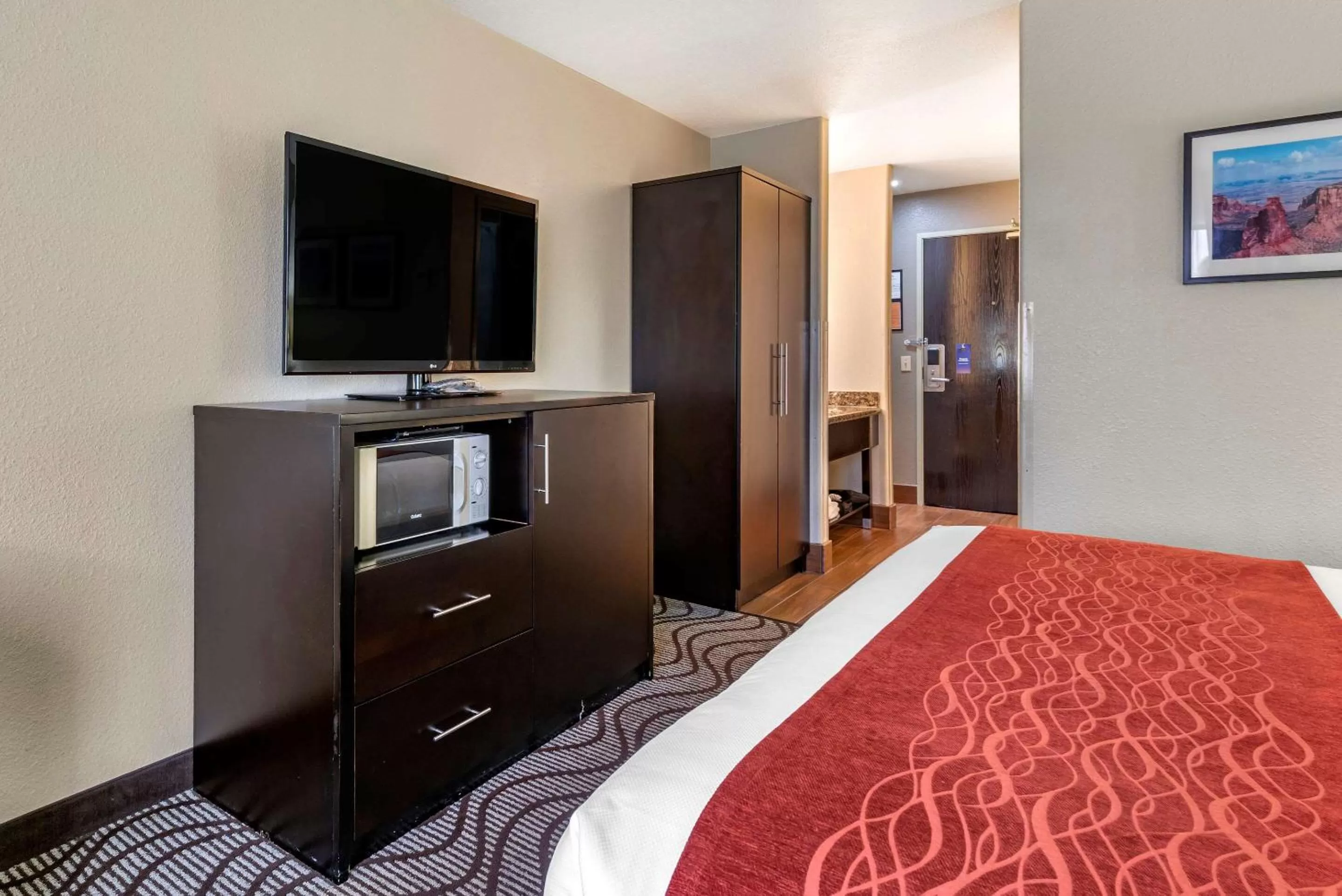 Queen Room - Accessible/Nonsmoking in Comfort Inn & Suites