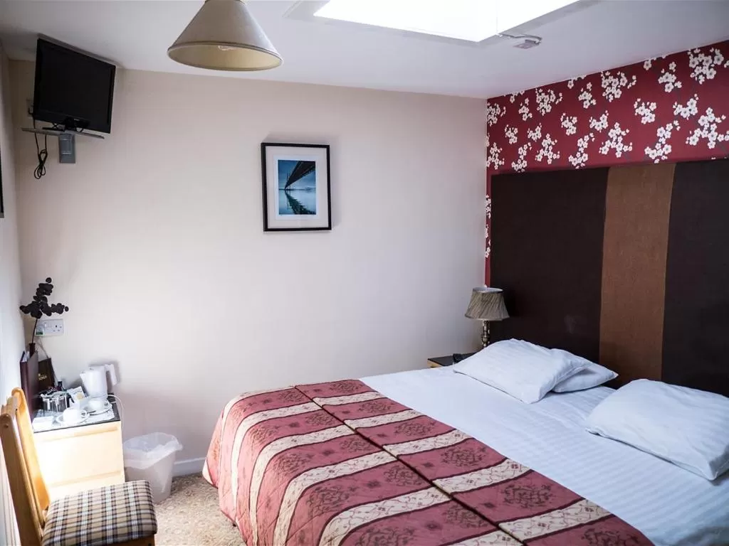 Double Room with Private Bathroom in The Golf Tavern