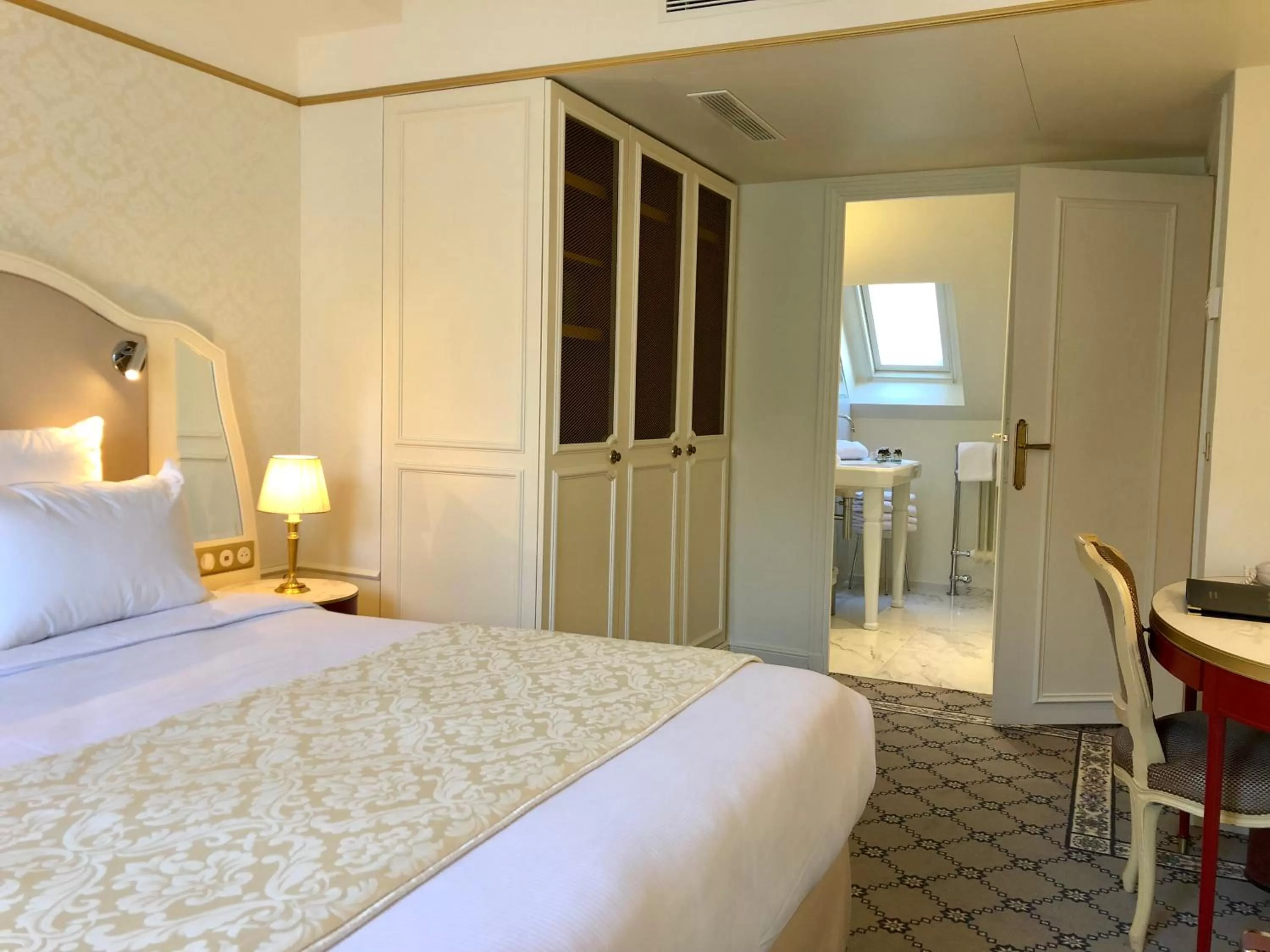 Junior Suite in Hôtel Mayfair Paris