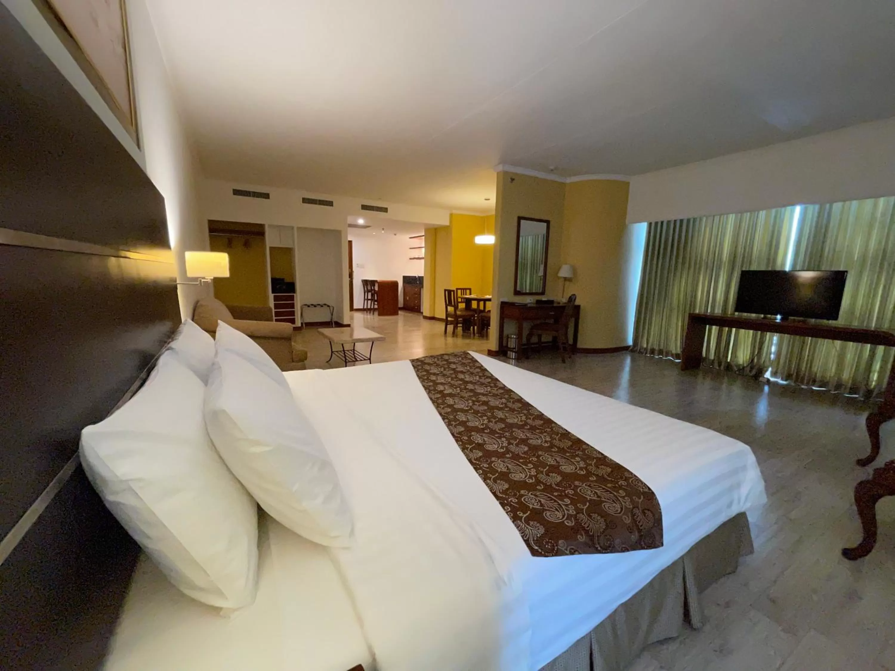 Presidential Suite - Non-Smoking in Days Hotel by Wyndham Iloilo