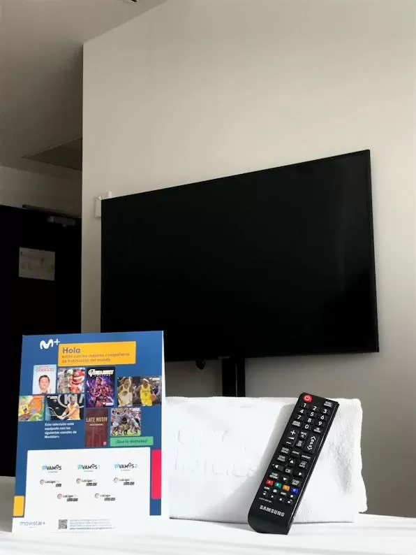 Double Room with 3-4 years children sharing bed in Axor Feria