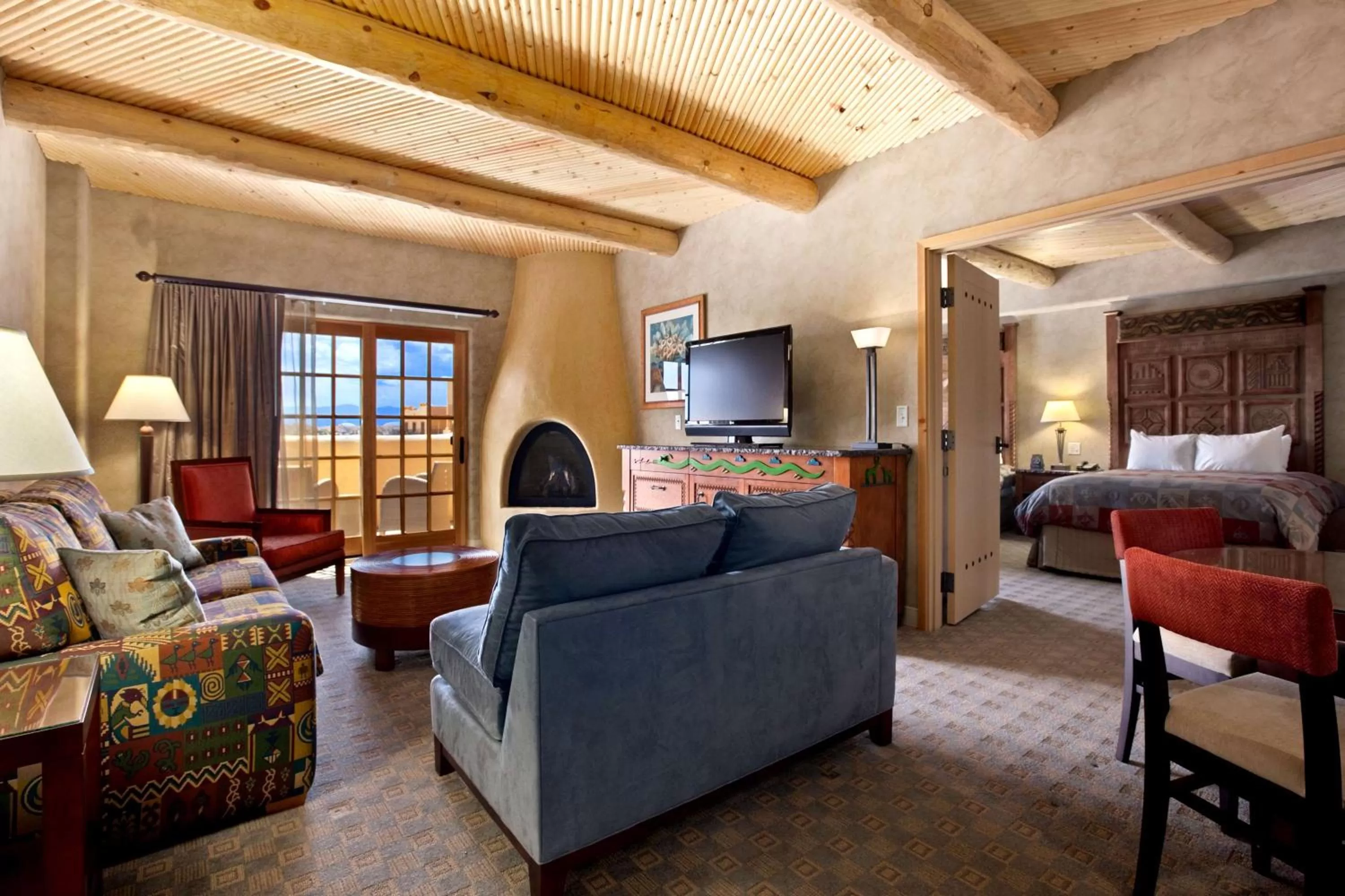 Deluxe One-Bedroom Queen Suite in Hilton Santa Fe Buffalo Thunder