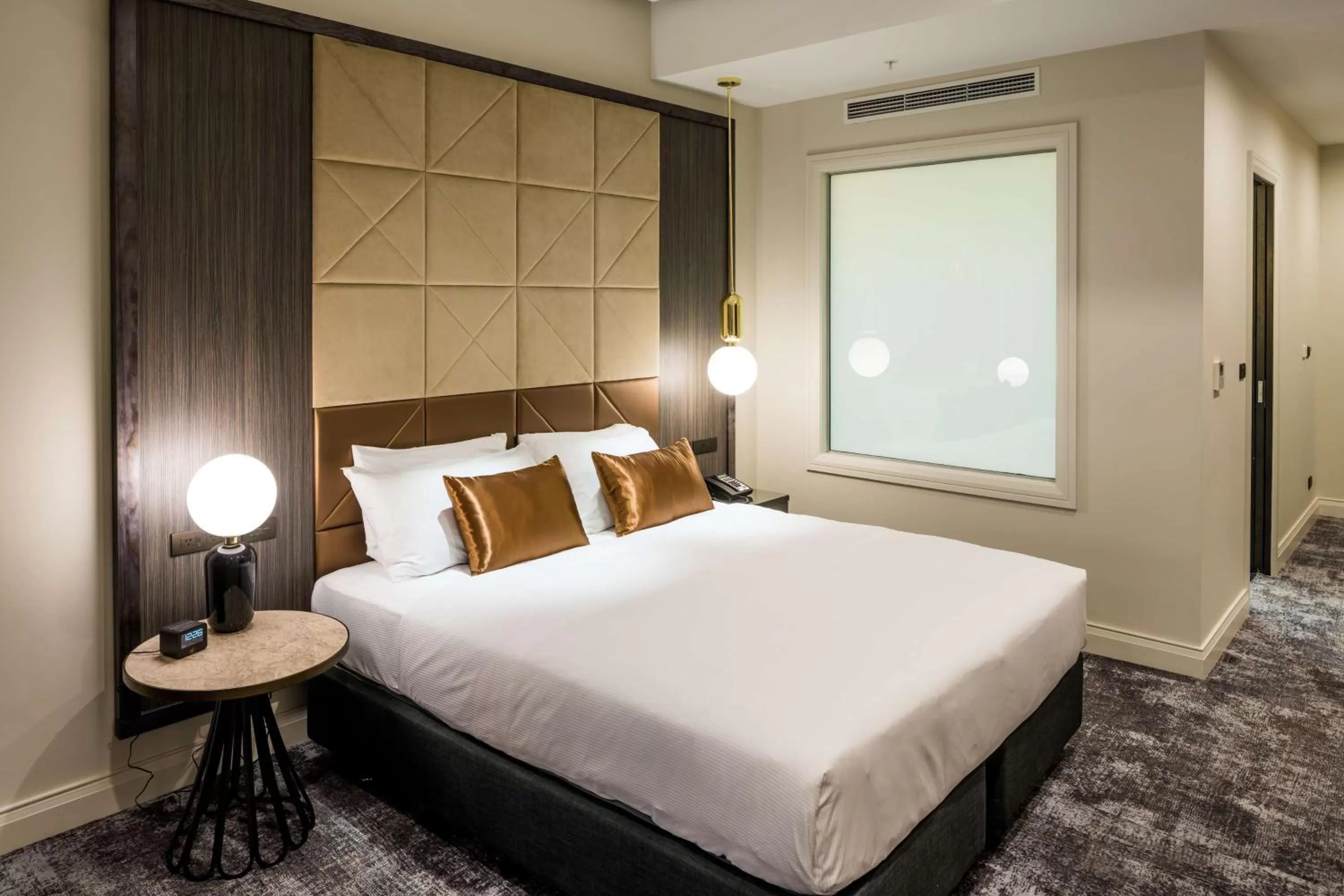 King Guest Room in Doubletree By Hilton Wellington