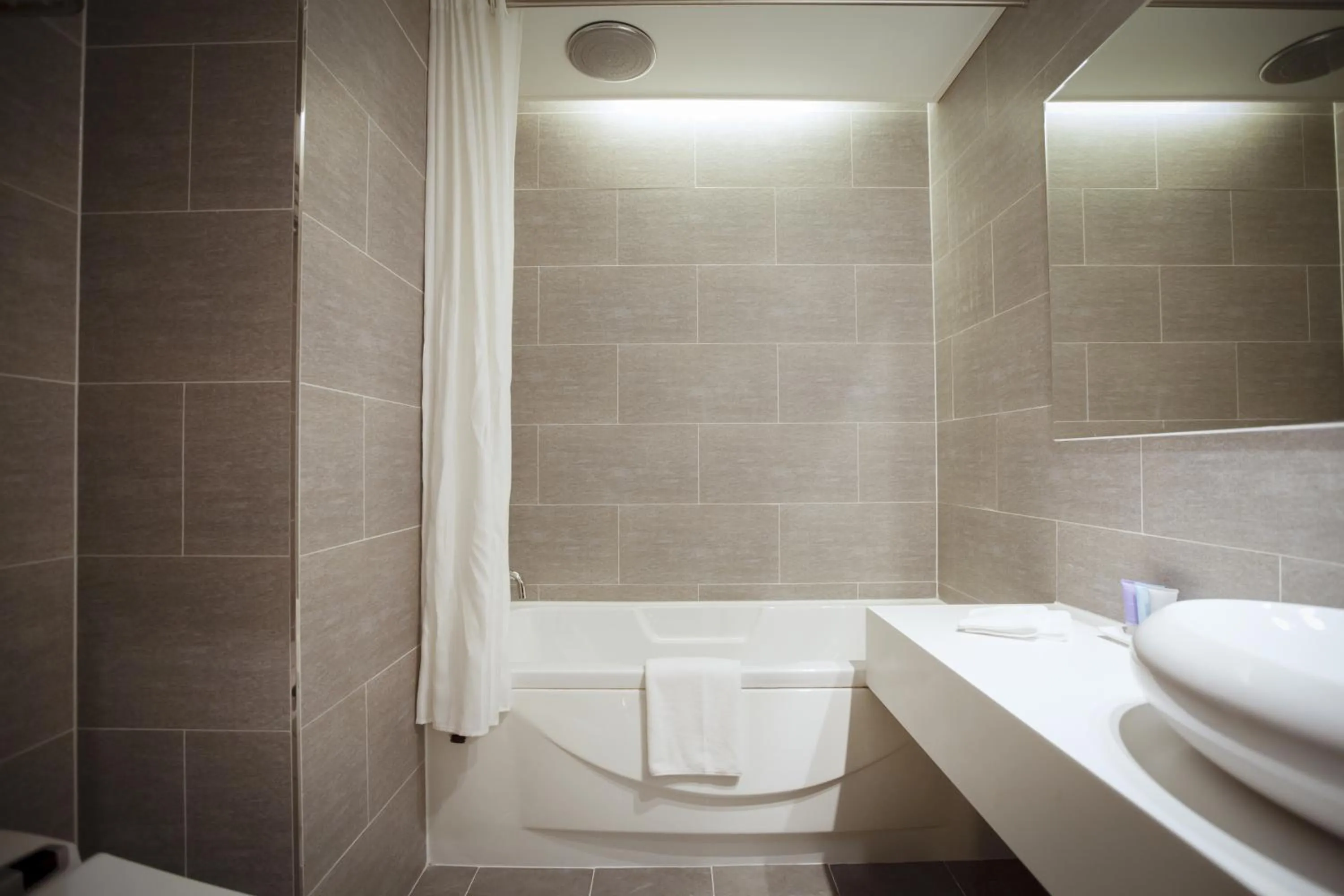 Twin Room with Bath in Baiton Seoul Dongdaemun