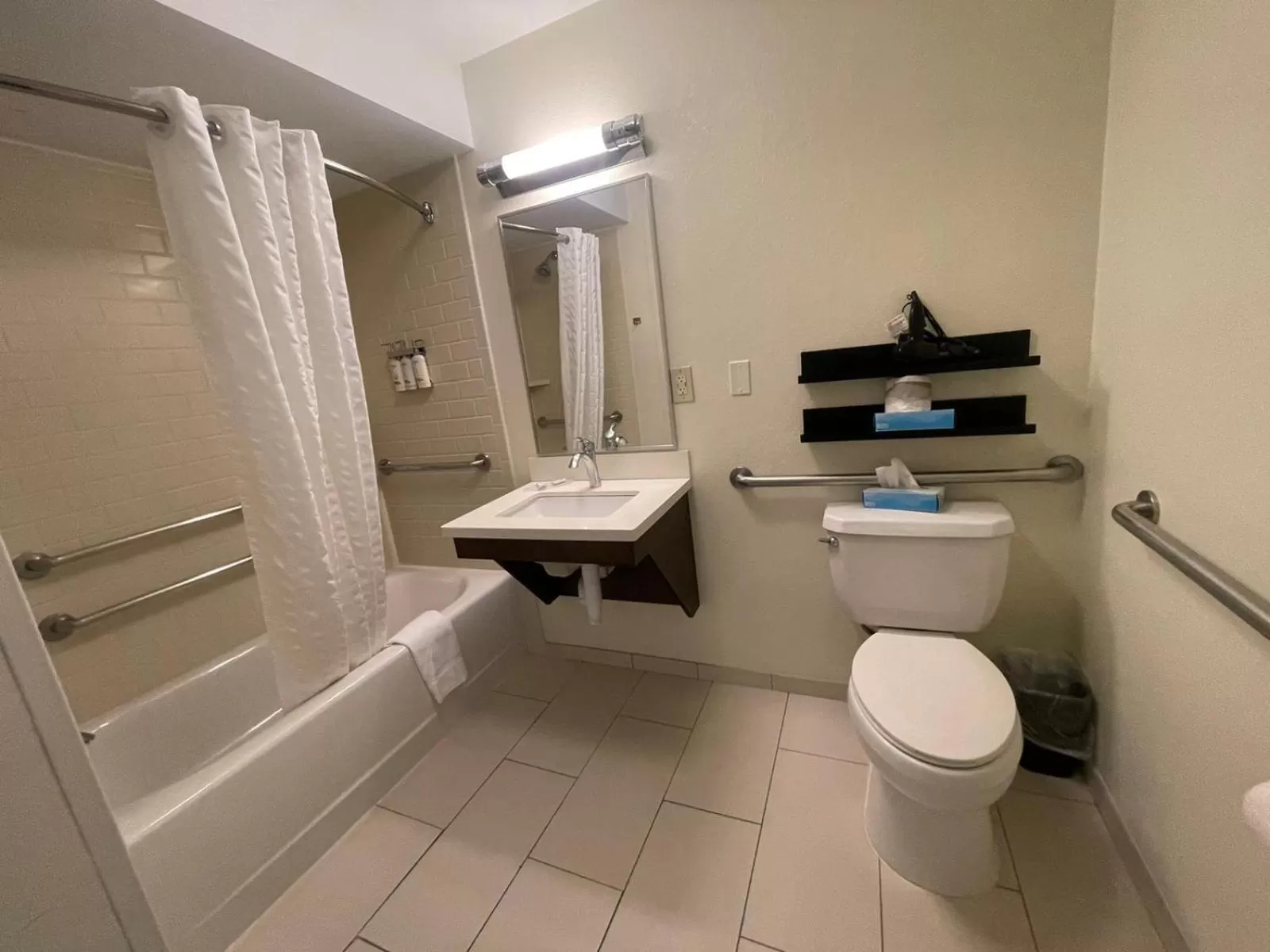 One-Bedroom Queen Room with Mobility Accessible Tub - Non-Smoking in Candlewood Suites Secaucus by IHG