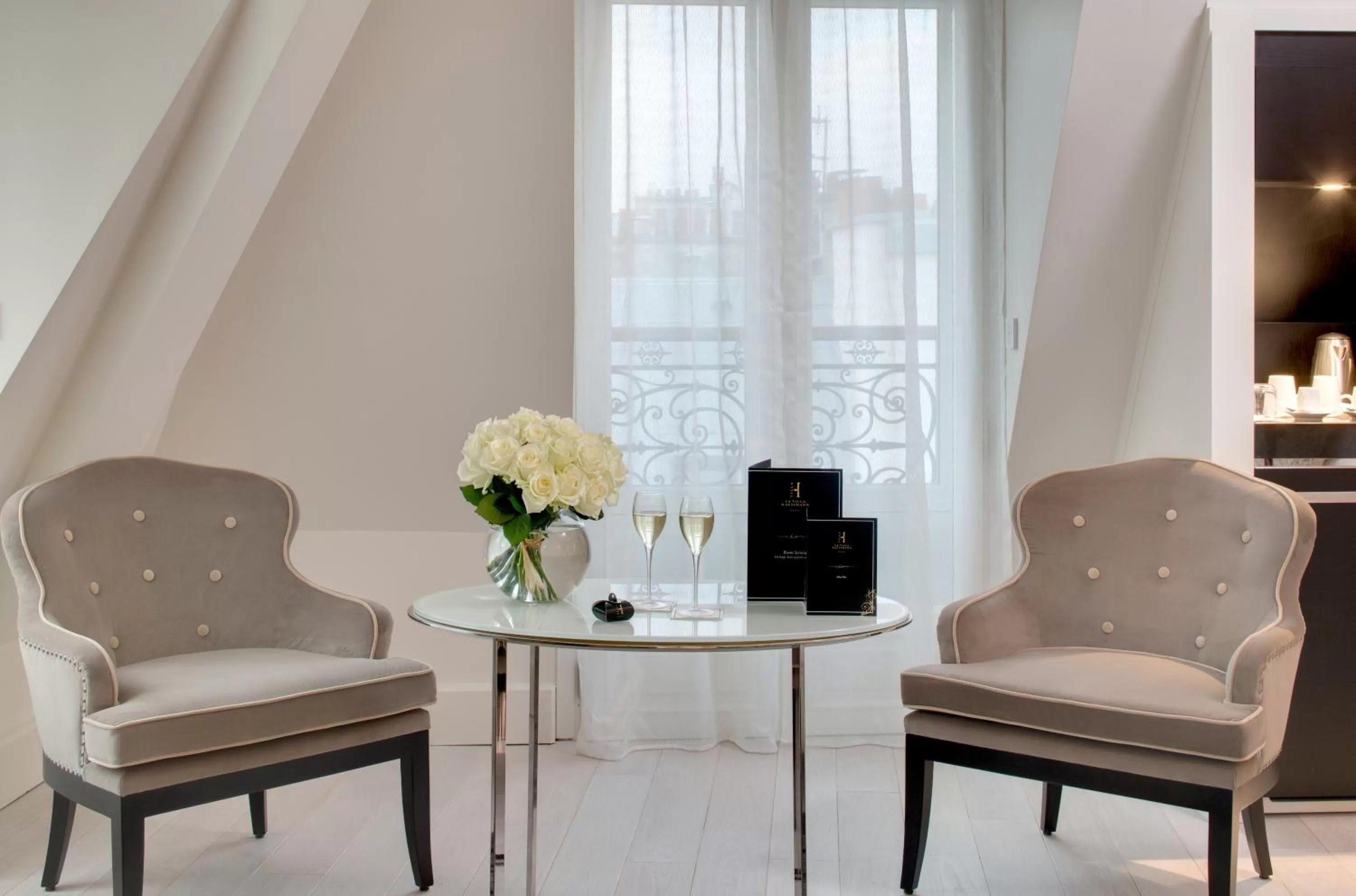 Standard Double Suite in La Villa Haussmann