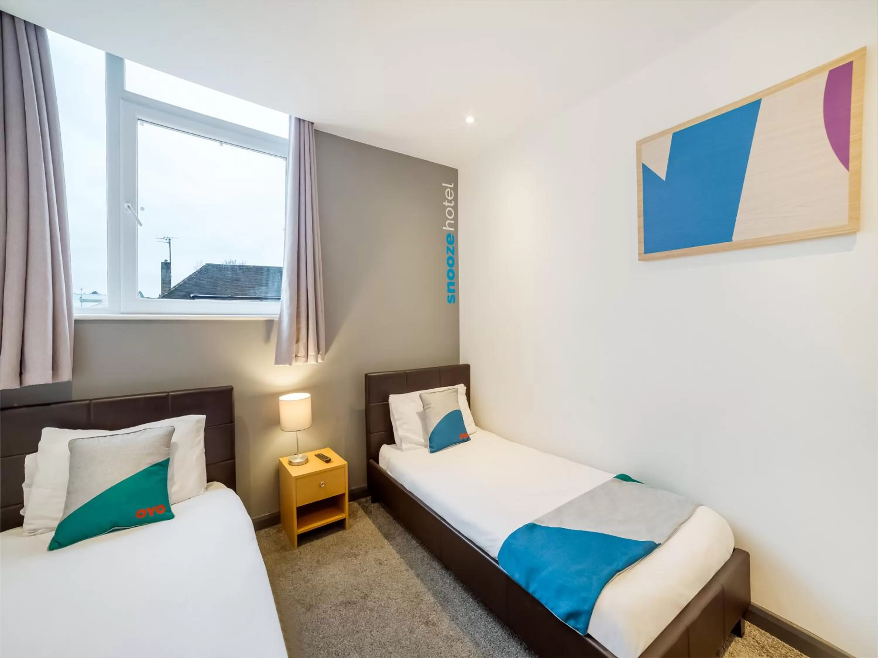 Twin Room with Shared Bathroom - single occupancy in Snooze Hotel
