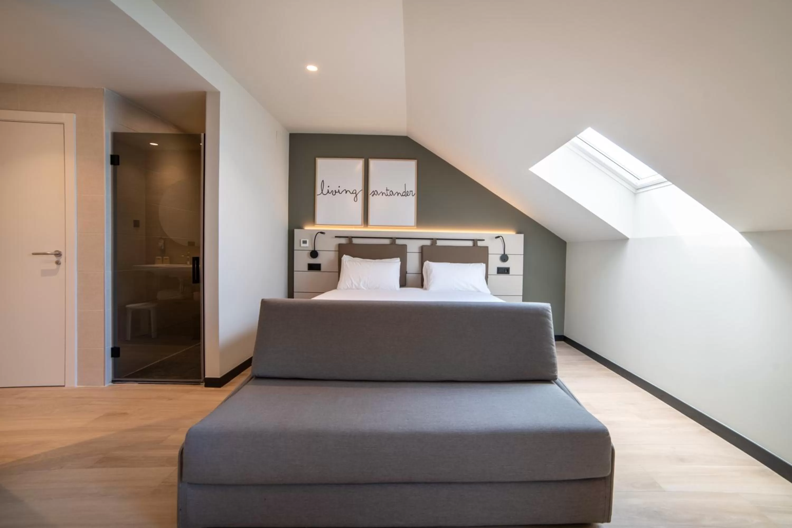 Family Room in Hotel Bed4U Santander