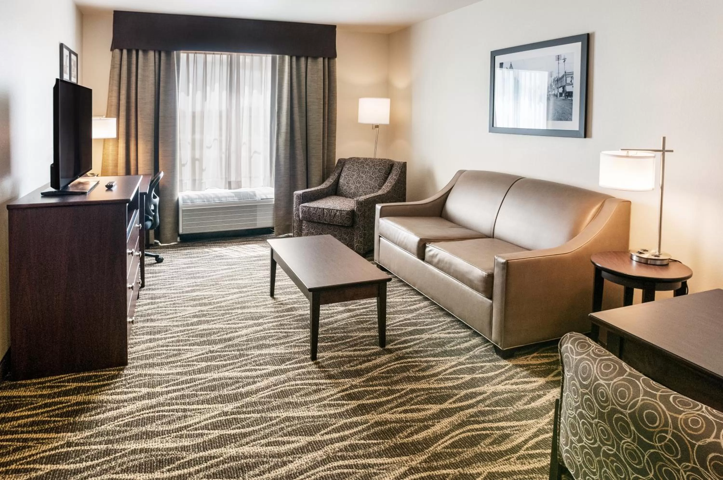 Family Room - Disability Access in Cobblestone Hotel & Suites Appleton International Airport