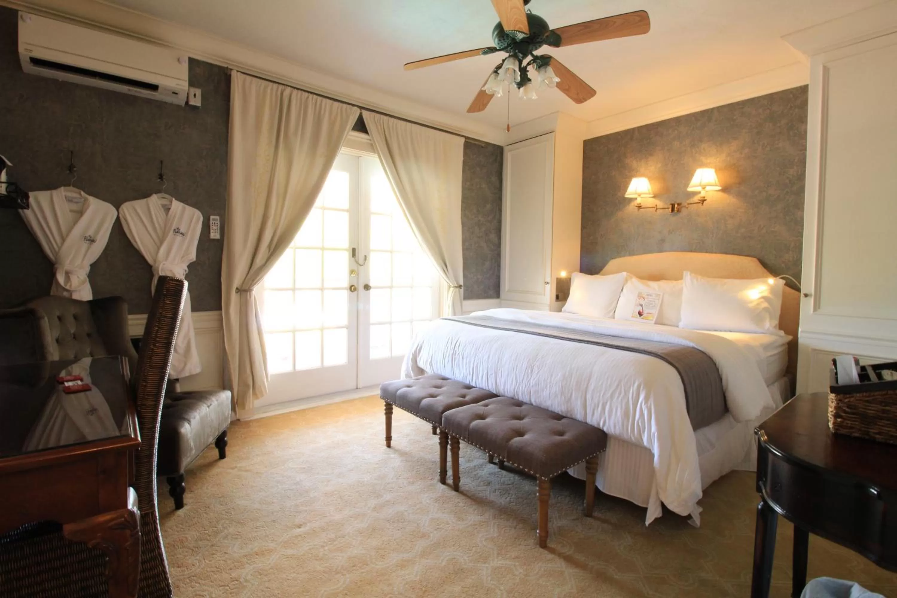 Premium King Room in The Riverview Hotel - New Smyrna Beach