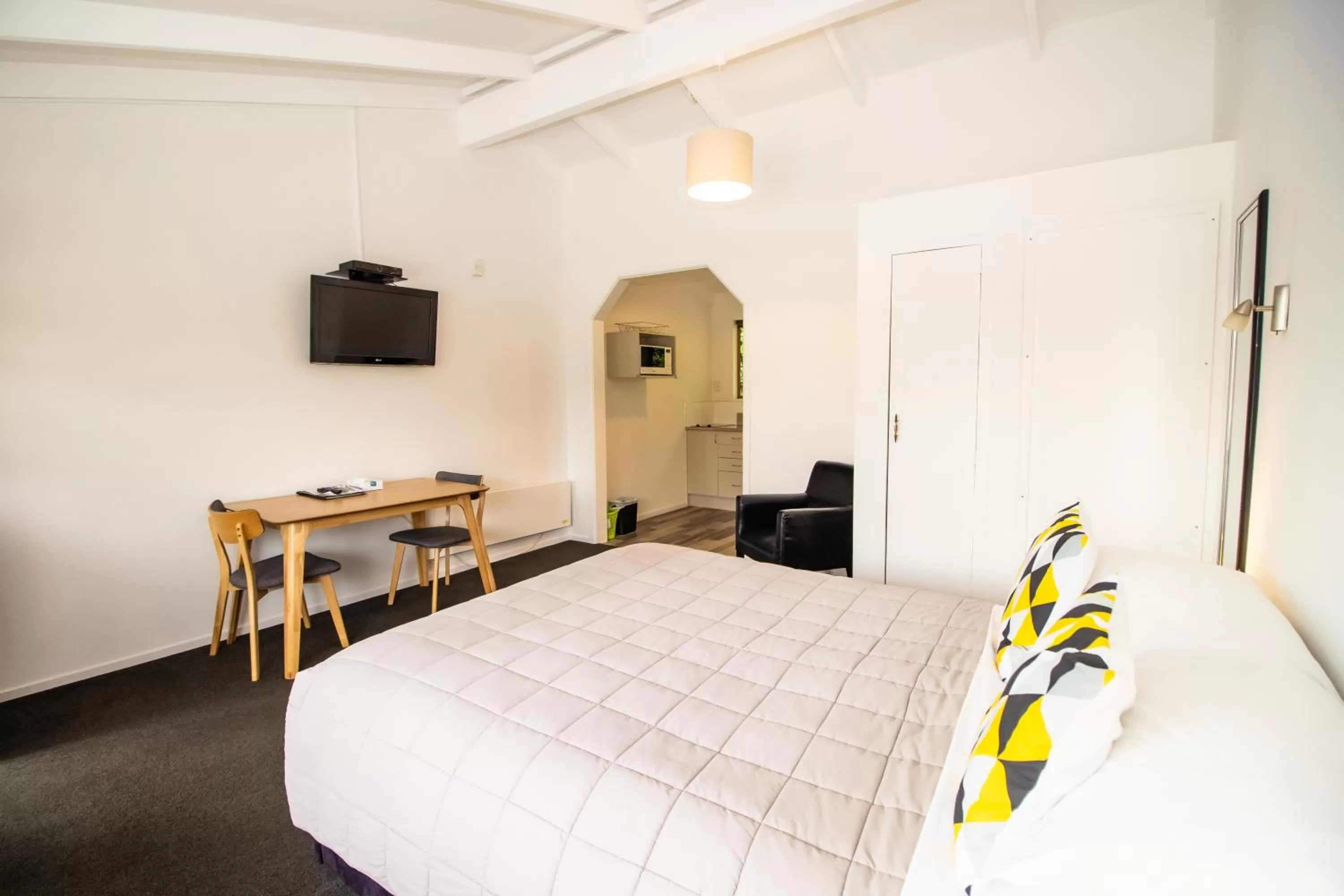 Studio in Colonial Lodge Motel