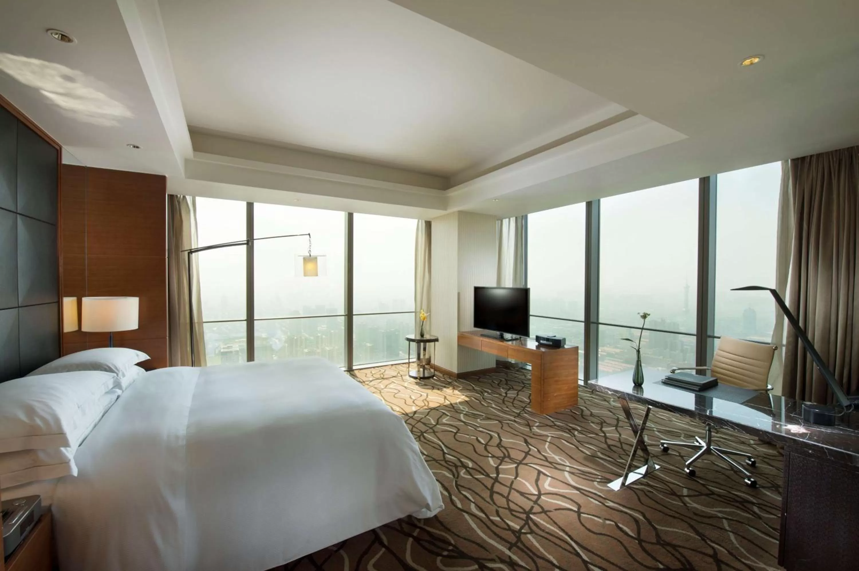 Executive King Suite with Lounge Access in Hilton Shijiazhuang