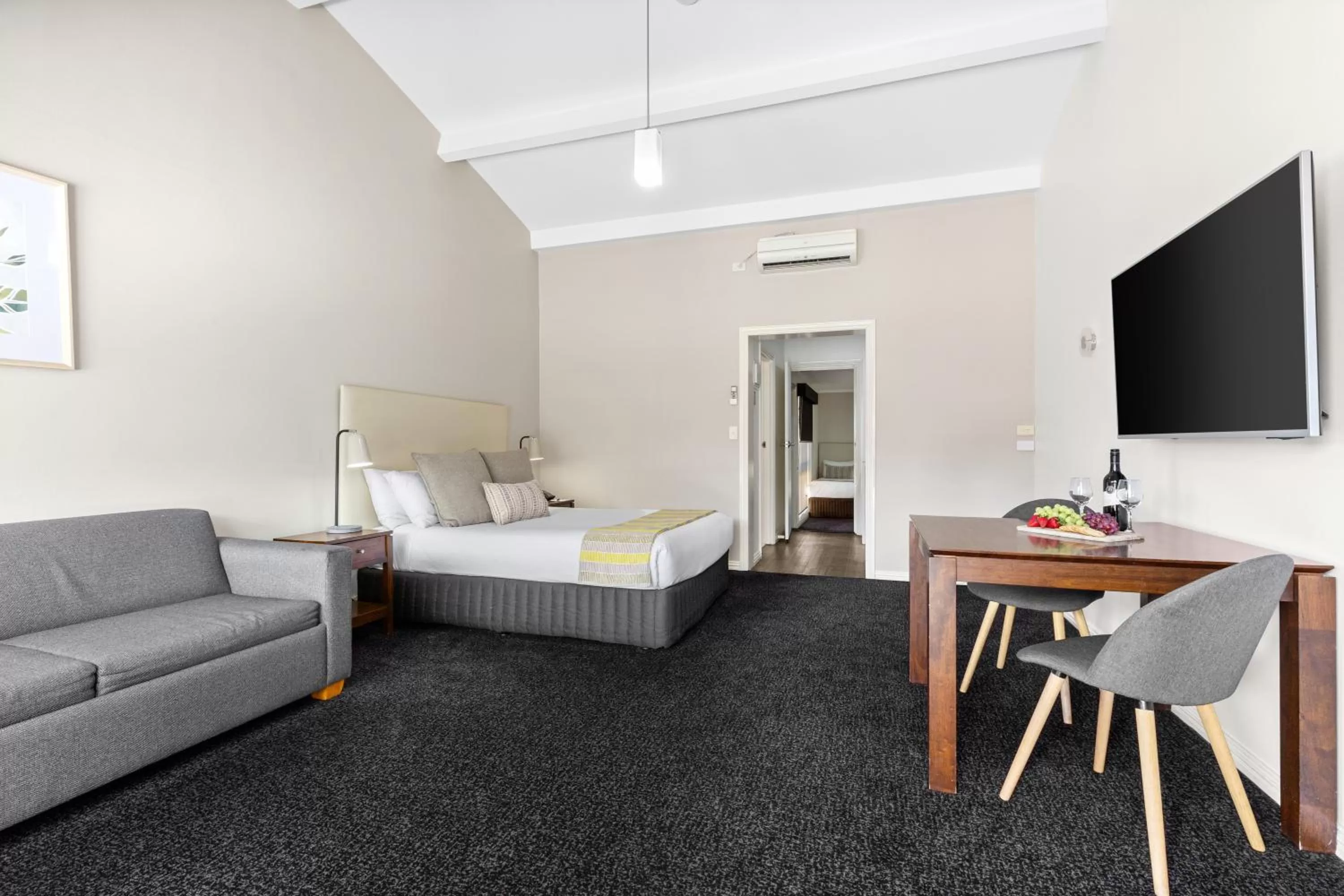 Two-Bedroom Family Suite in All Seasons Resort Hotel Bendigo