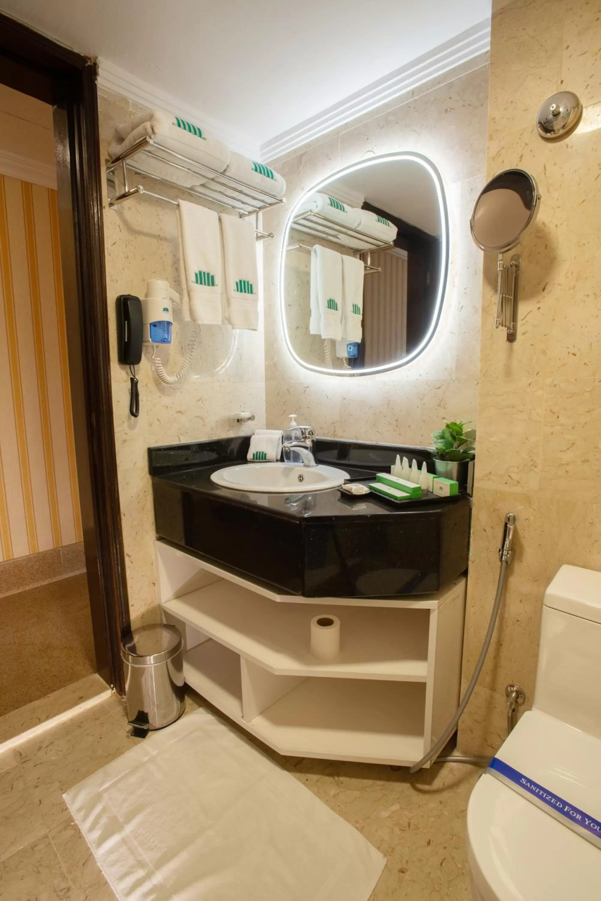 Deluxe Studio in City Tower Hotel