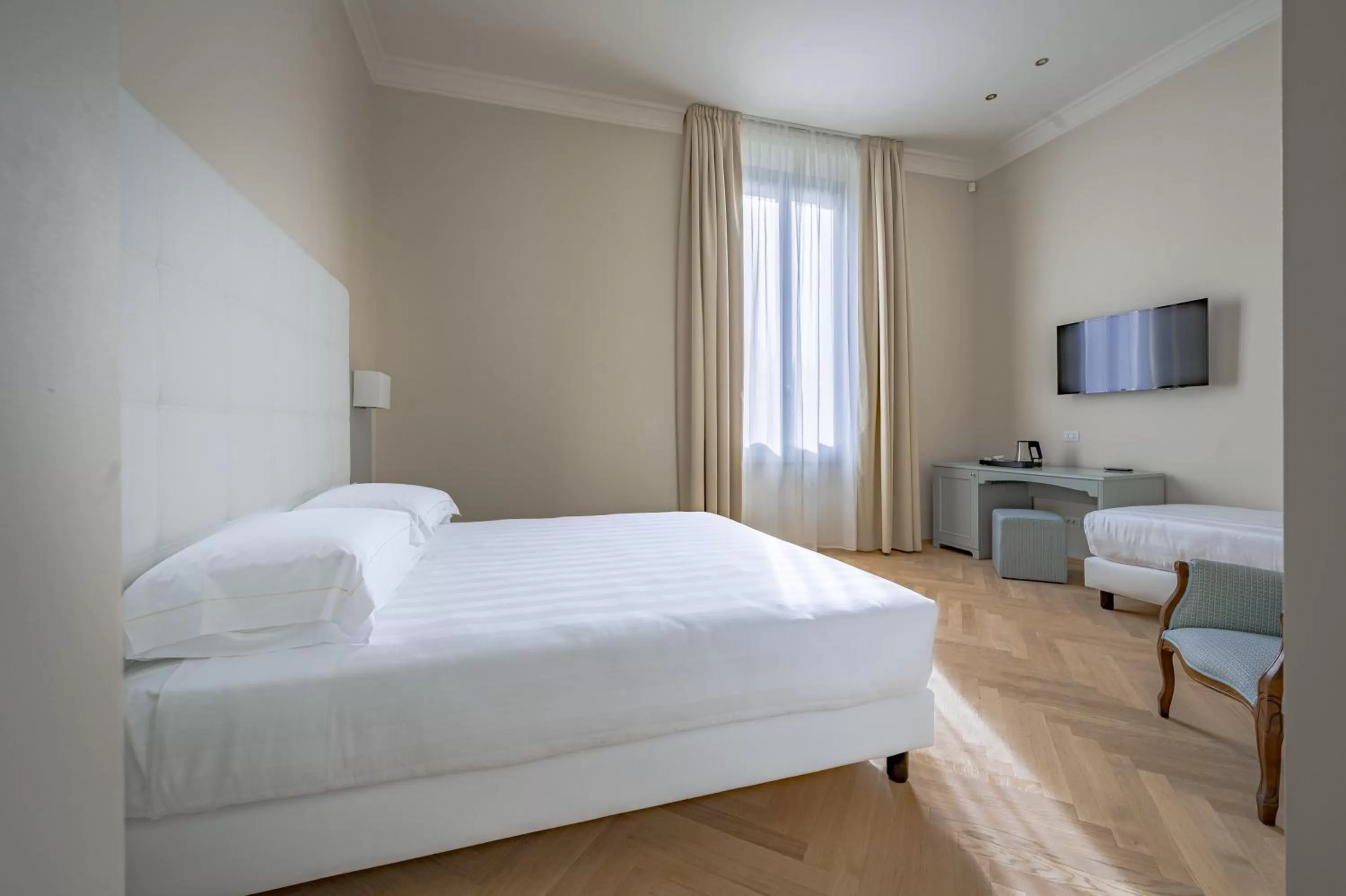 Triple Room in Hotel Ariele