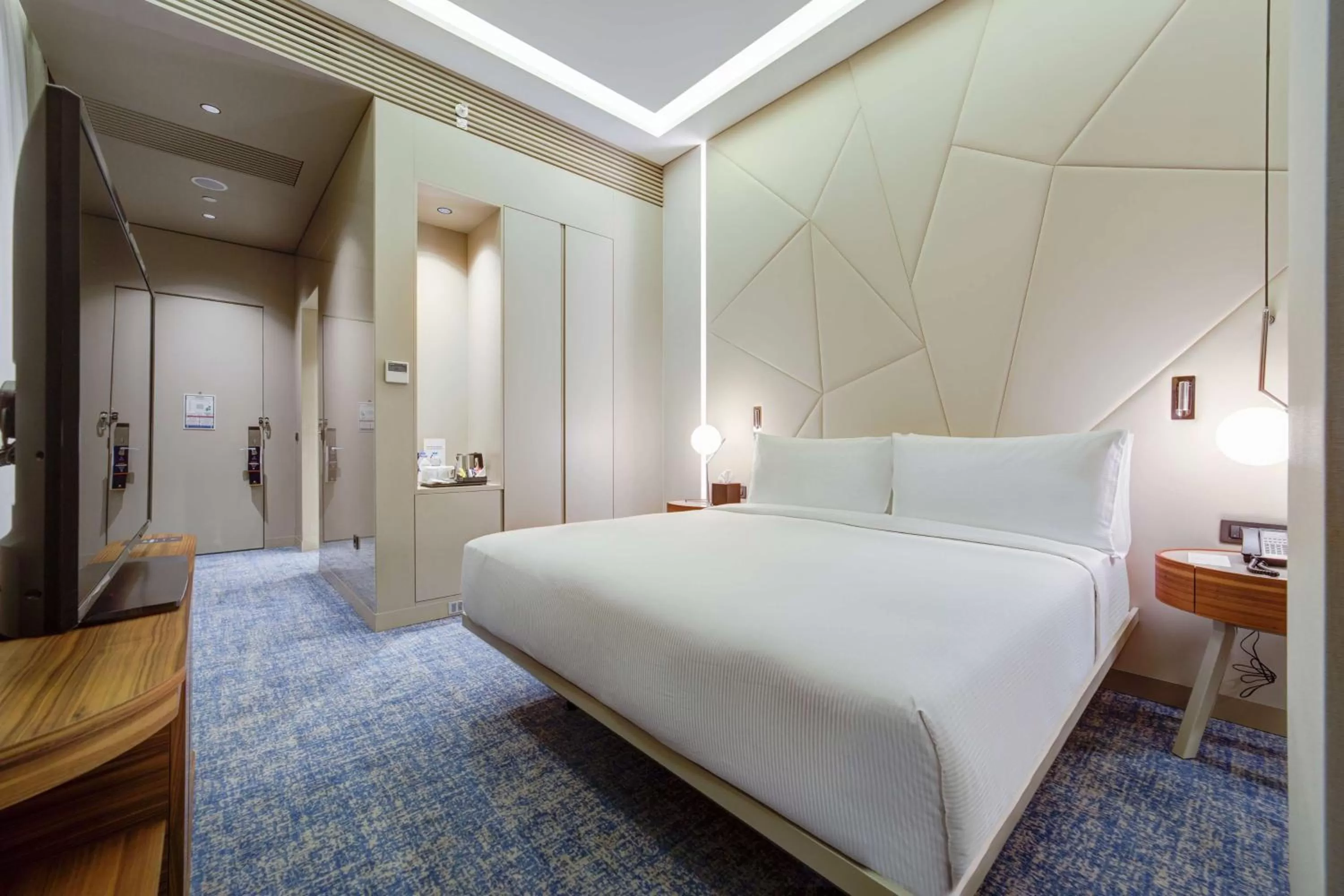 Deluxe King Room in DoubleTree by Hilton Adana