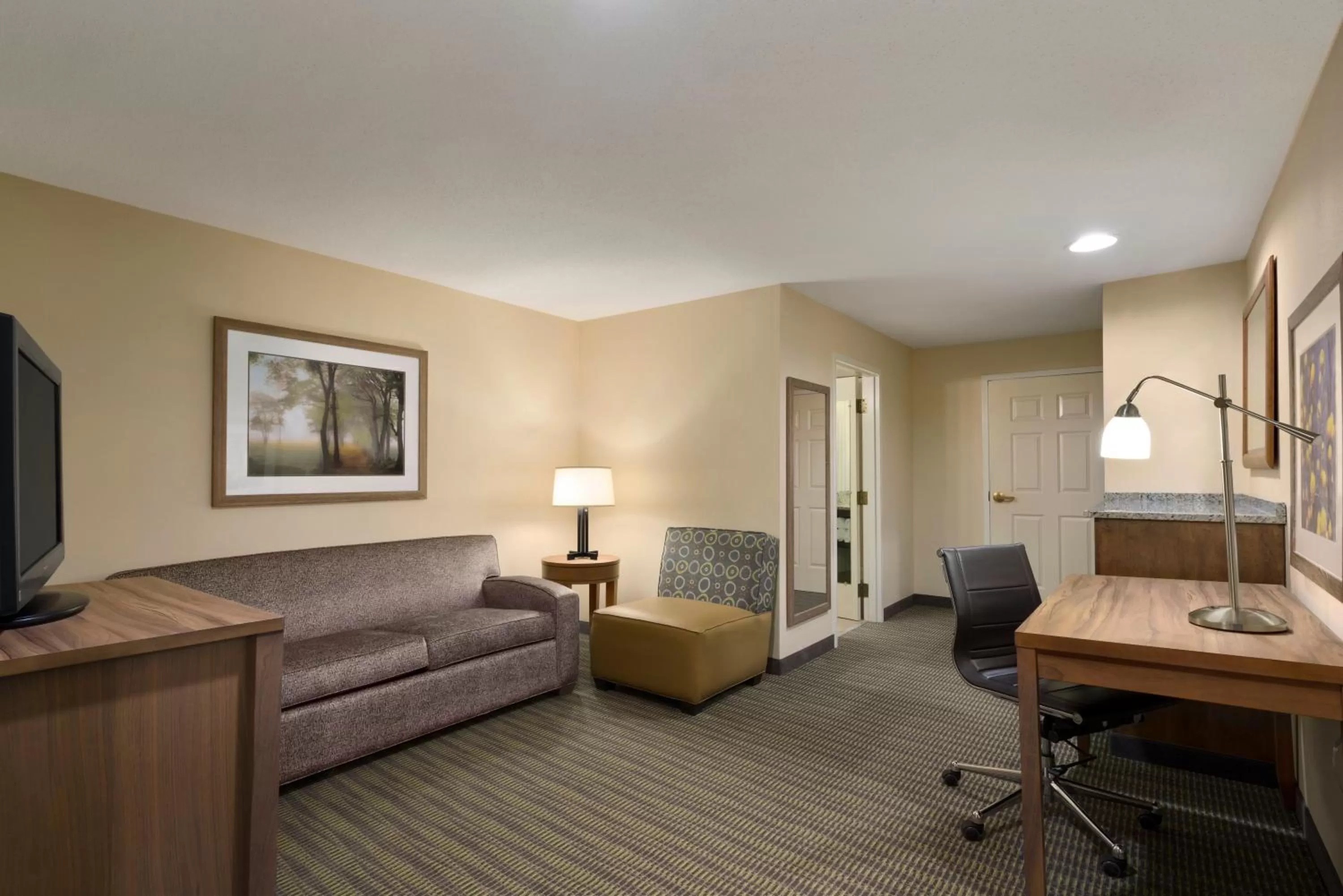 One-Bedroom King Suite - Disability Access/Non-Smoking in Country Inn & Suites by Radisson, Williamsburg Historic Area, VA