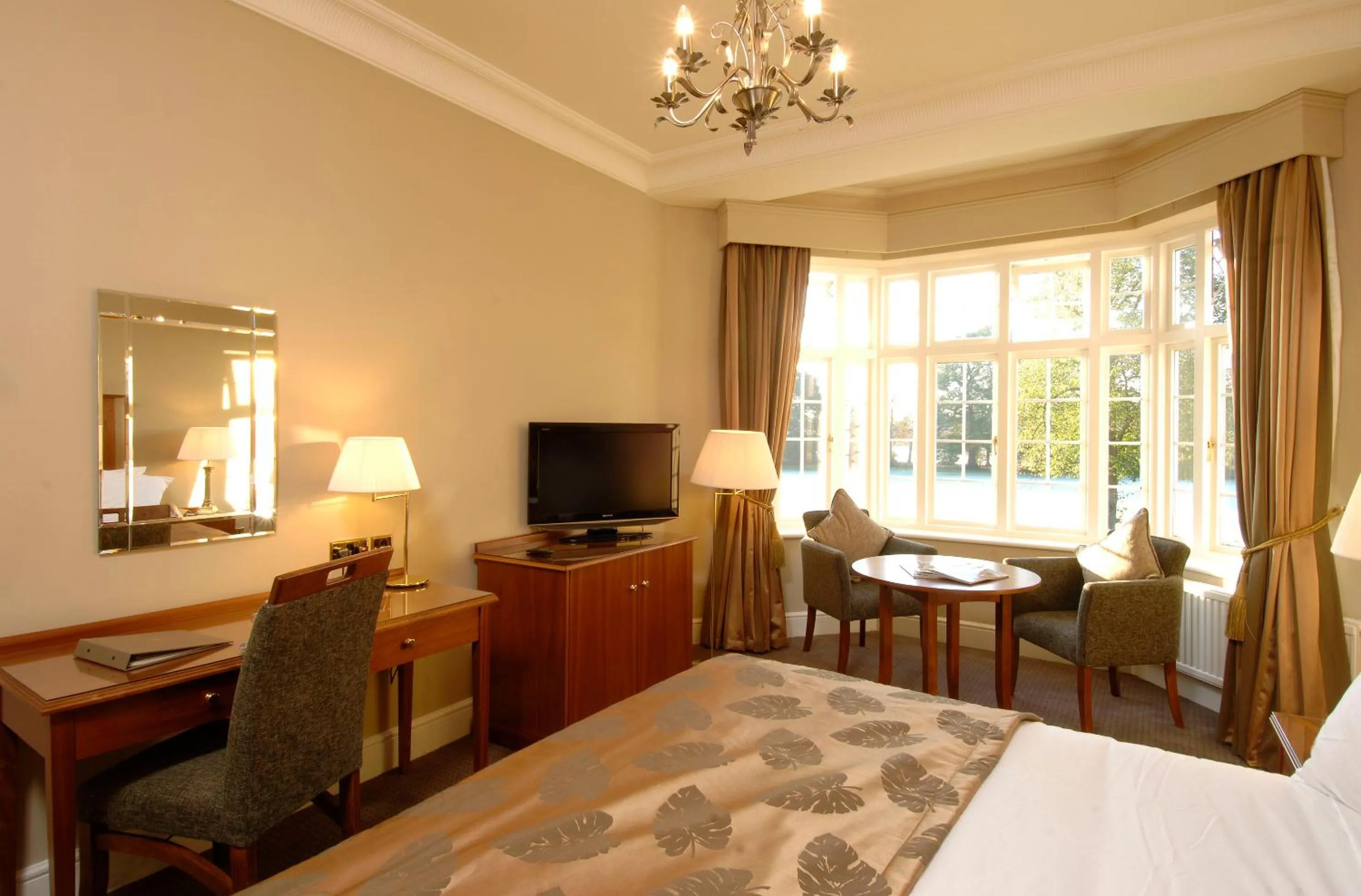 Double Room in Grovefield House Hotel By Uno