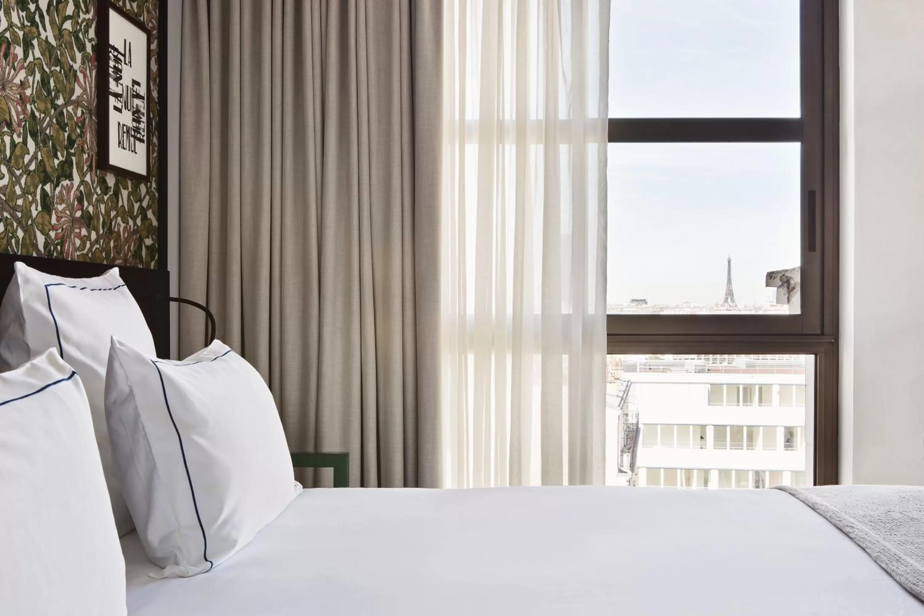 Superior Double or Twin Room with City View in Hôtel Rosalie