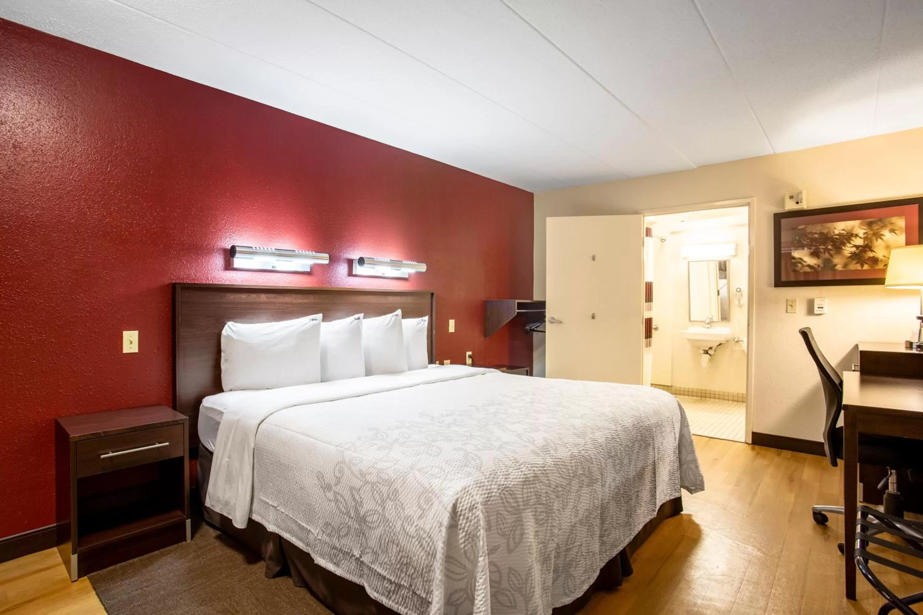 Deluxe King Room Disability Access Smoke Free in Red Roof Inn PLUS+ Washington DC - Alexandria