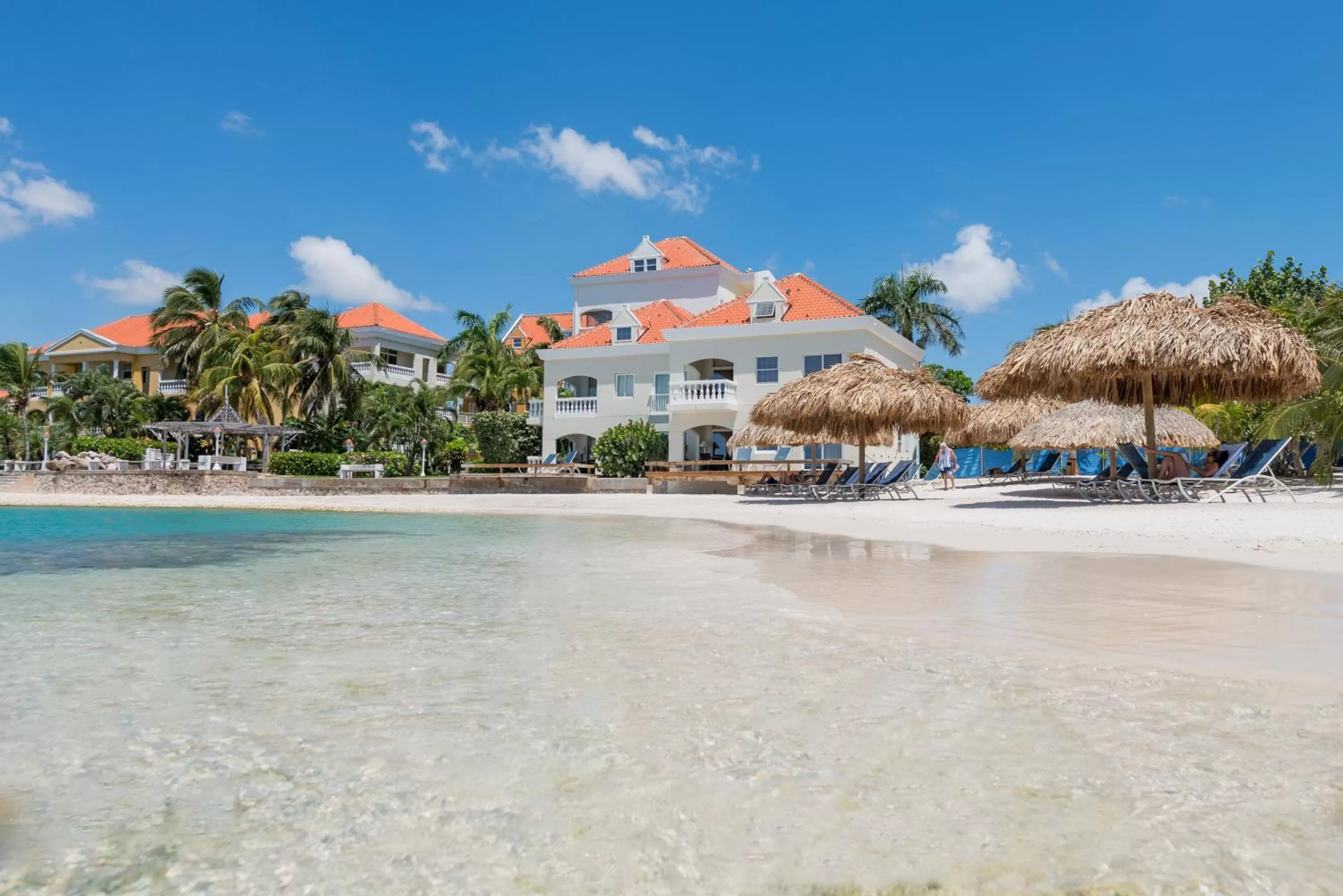 Royal Beachfront 3-Bedroom Apartment in Curacao Avila Beach Hotel