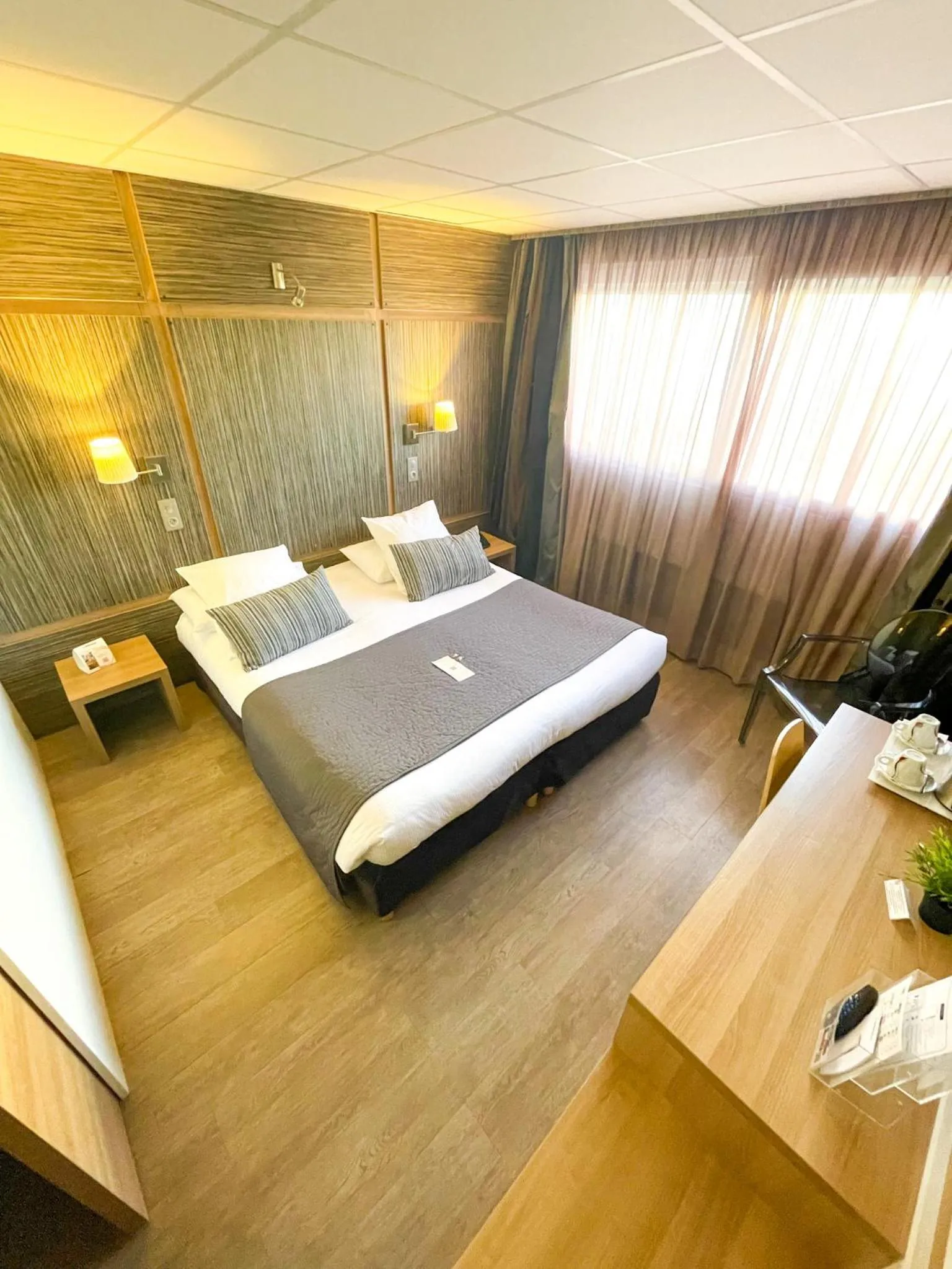 Premium Double Room view pool in The Originals Boutique, Hôtel Neptune, Montpellier Sud