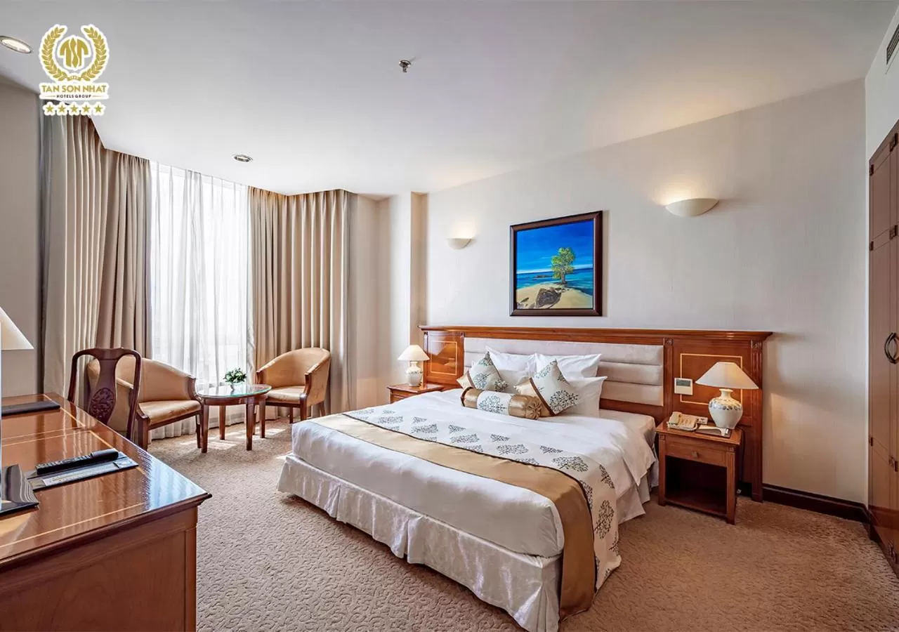 Deluxe Double Room in Tan Son Nhat Saigon Hotel