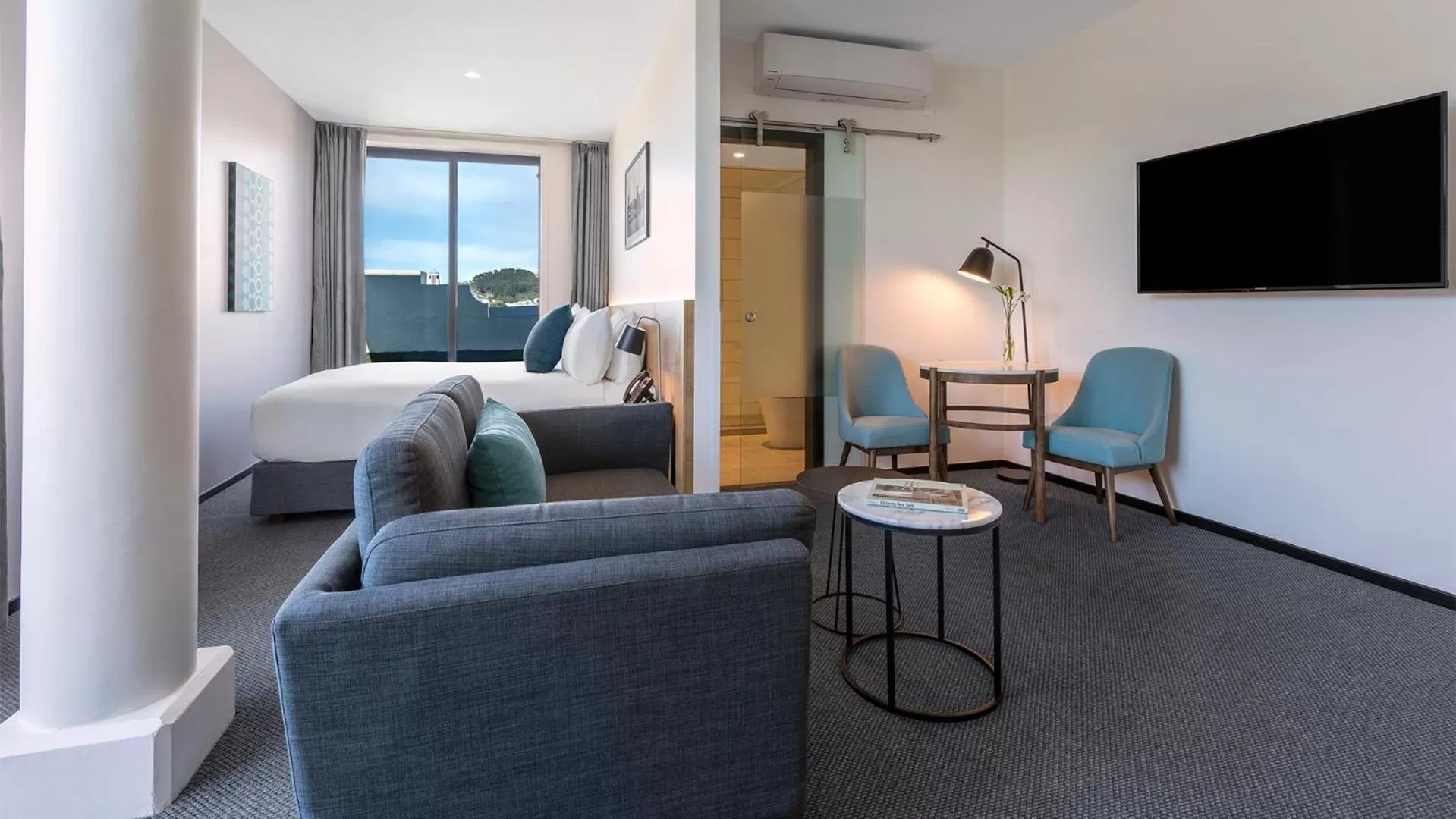 Executive Studio in Oaks Wellington Hotel