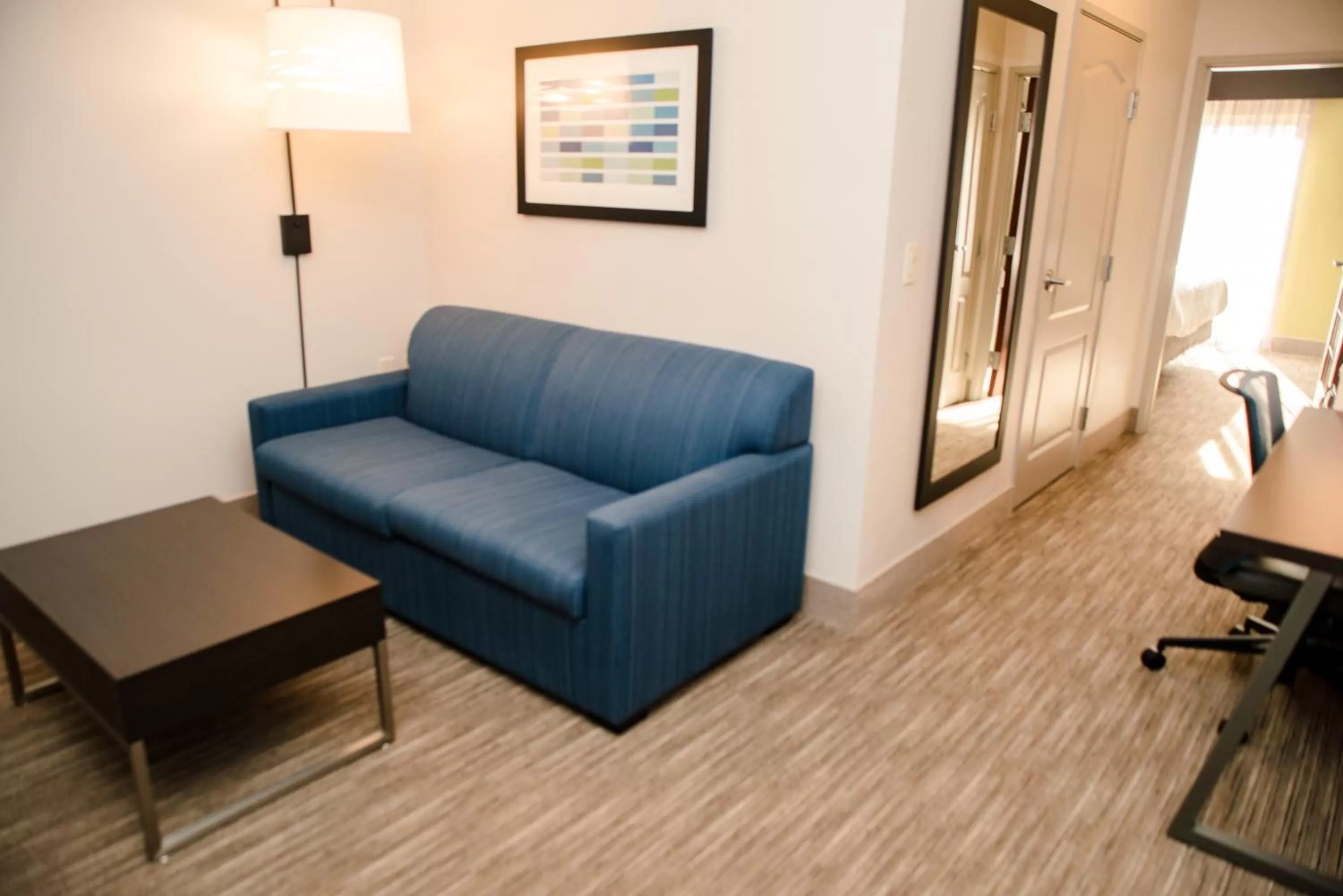 King Suite with Sofa Bed in Holiday Inn Express Winona by IHG