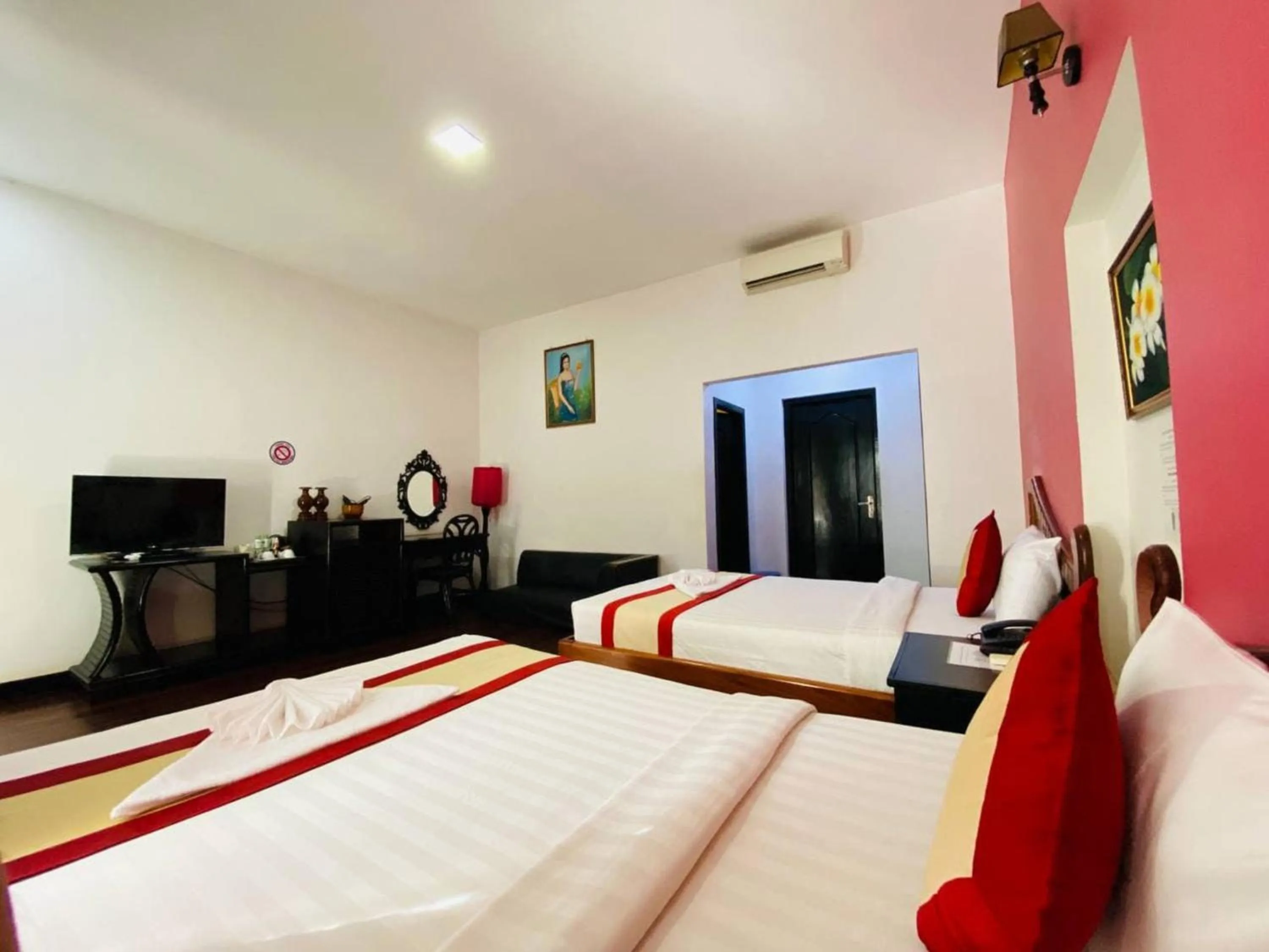 Deluxe Twin Room in Vimean Sovannaphoum Resort