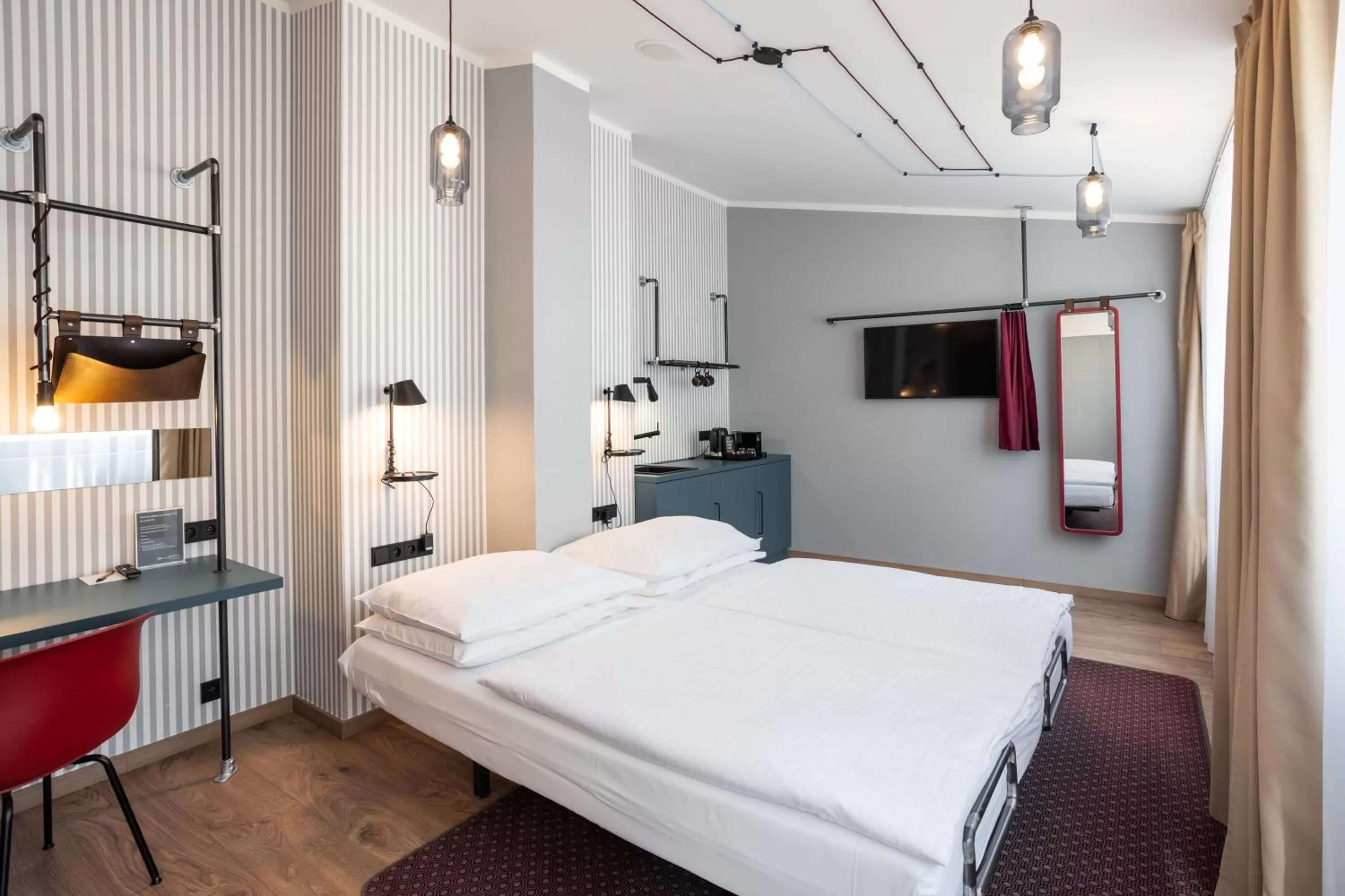 Double or Twin Room with Balcony in Miss Sophie's Downtown