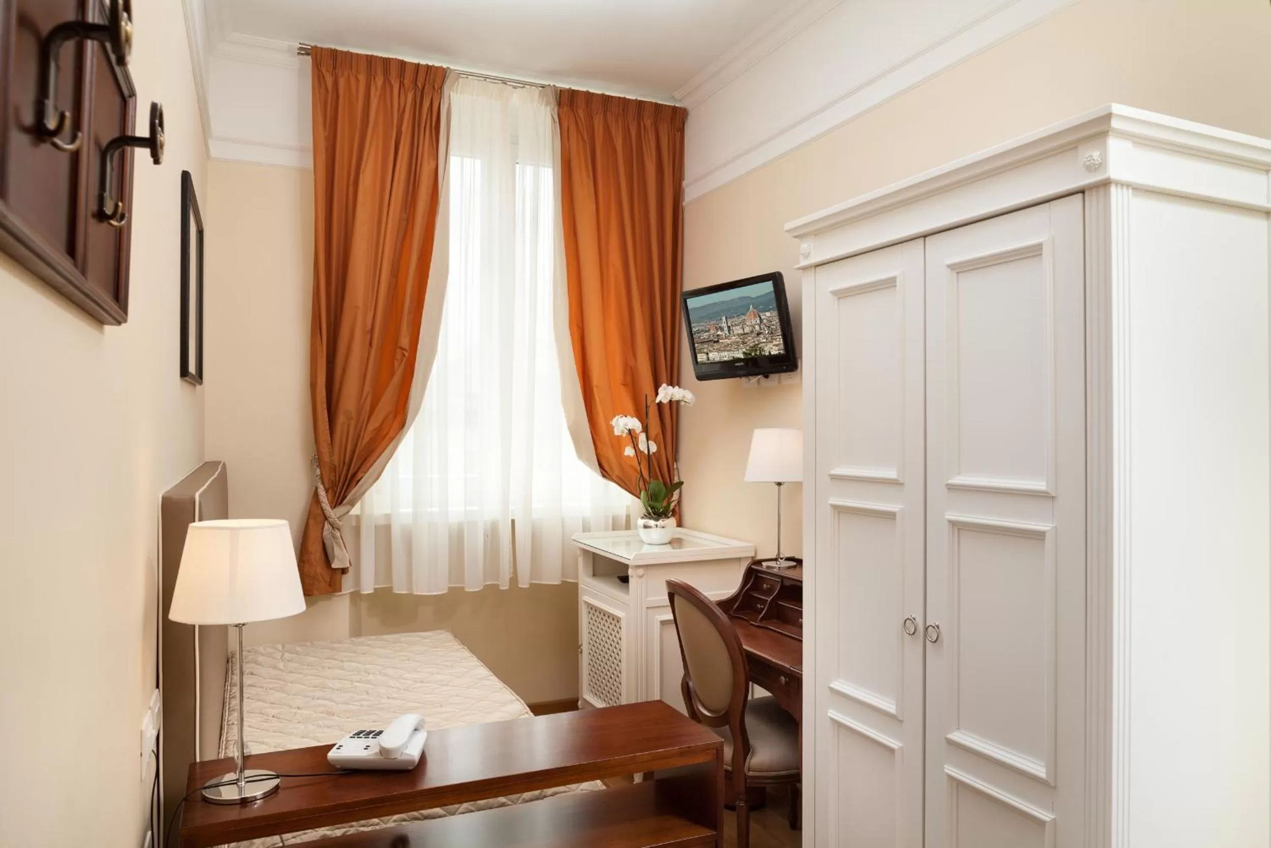 Classic Single Room in Hotel Executive