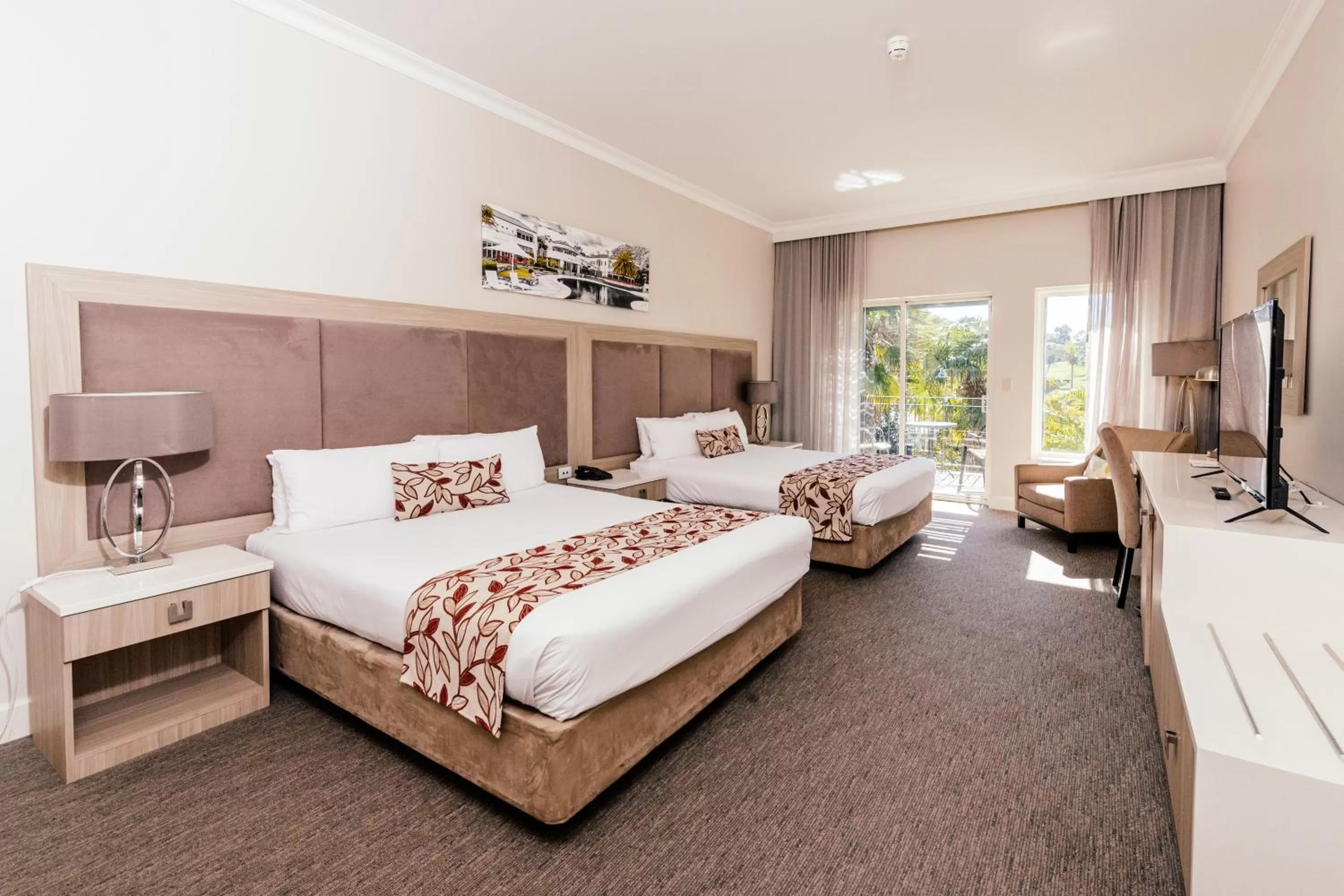 Twin Room with Lake View in Joondalup Resort