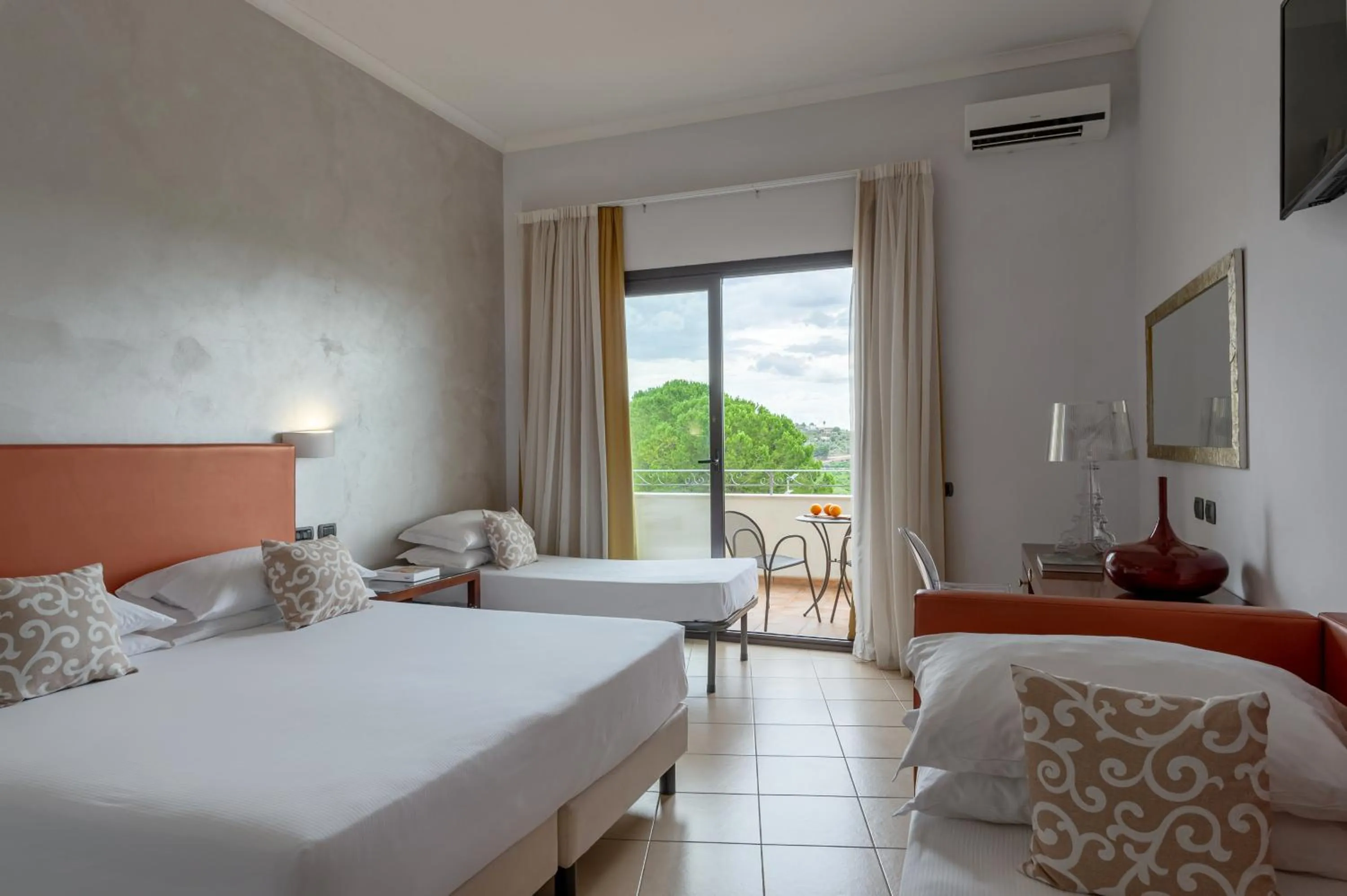 Deluxe Family Room in Grand Hotel Sofia