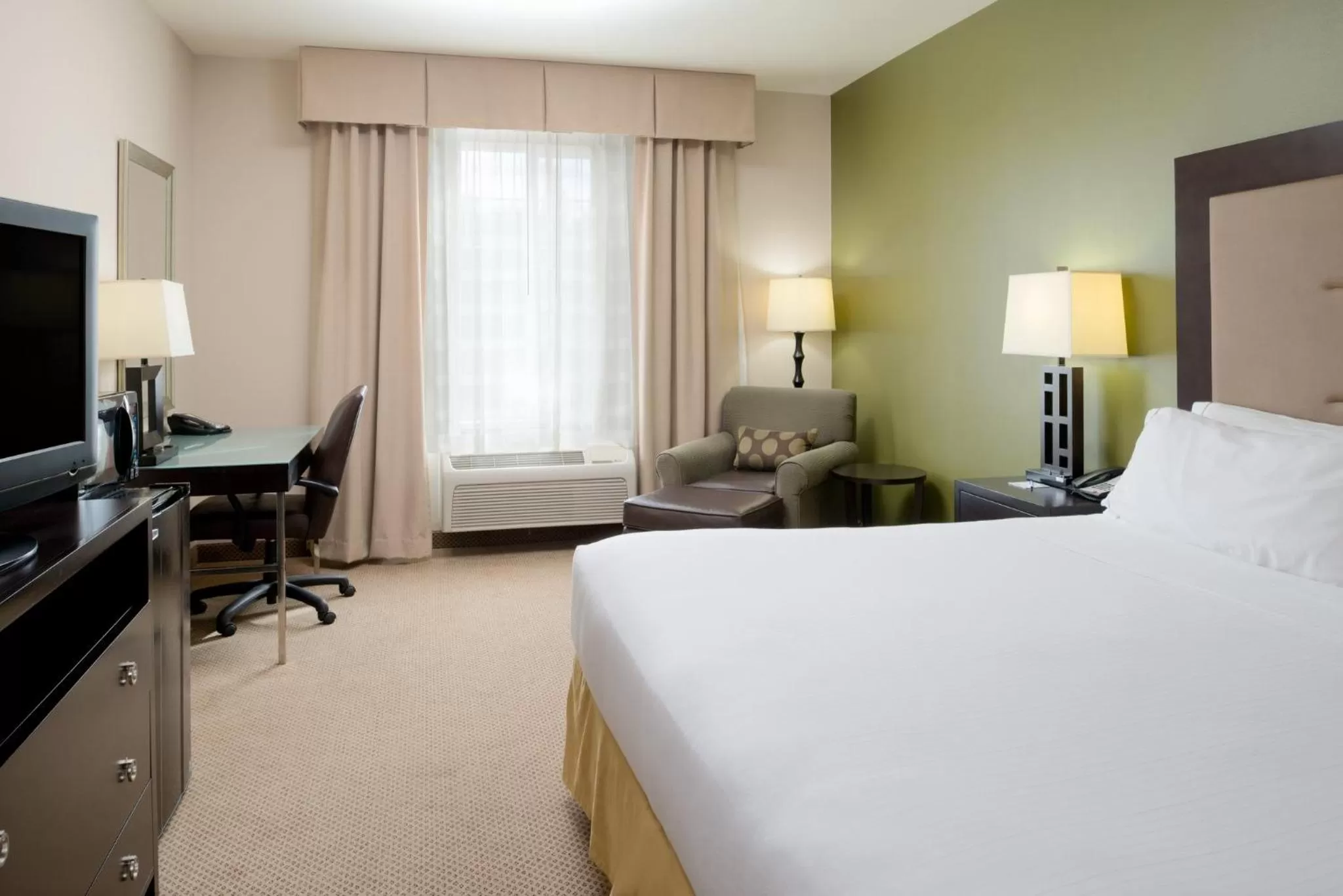 Suite - Mobility Access/Hearing Accessible in Holiday Inn Express Hotel & Suites North Sequim by IHG