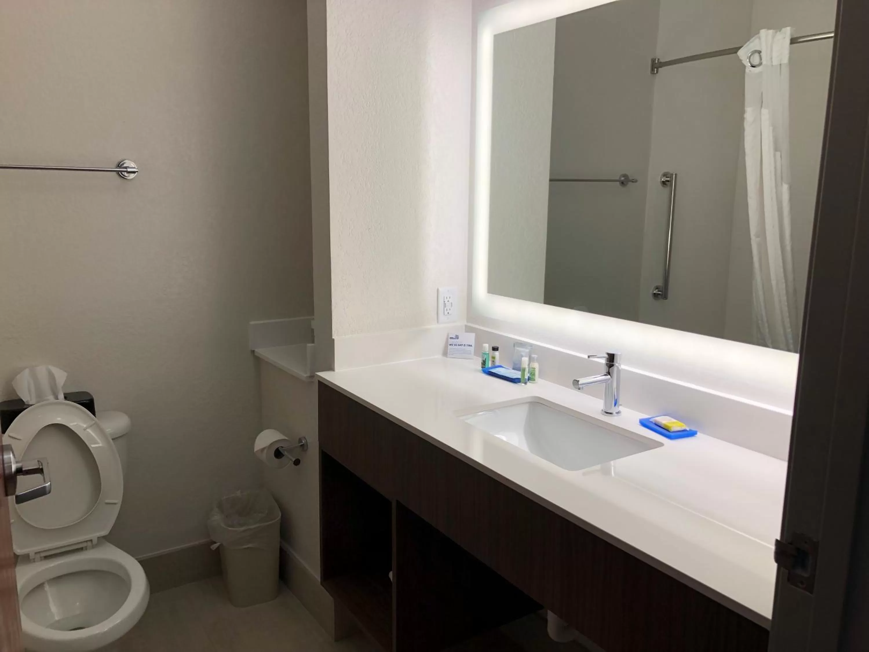 Standard Room with Two Queen Beds in Holiday Inn Express Hotel & Suites Franklin by IHG