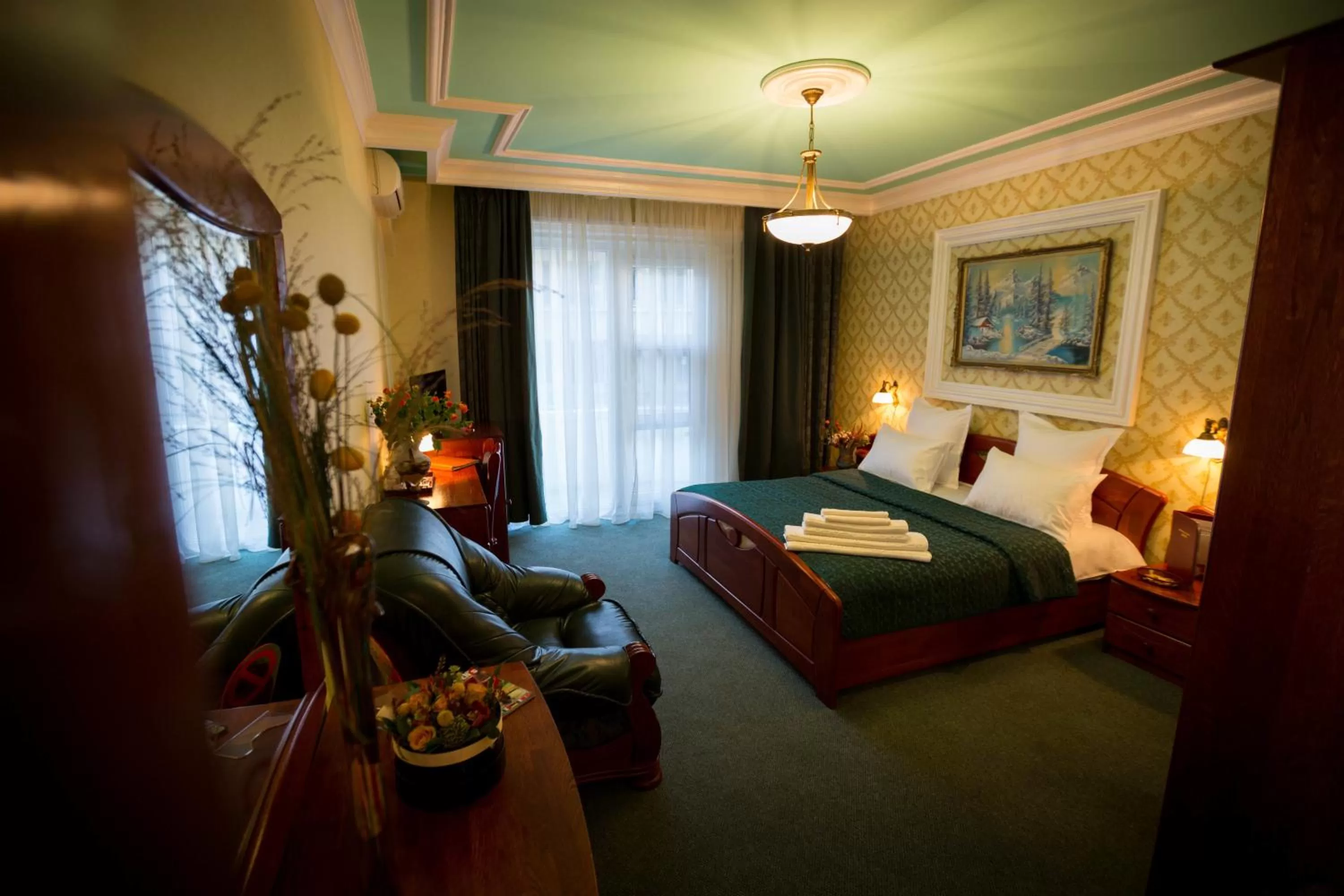 Suite in Bucharest Comfort Suites Hotel