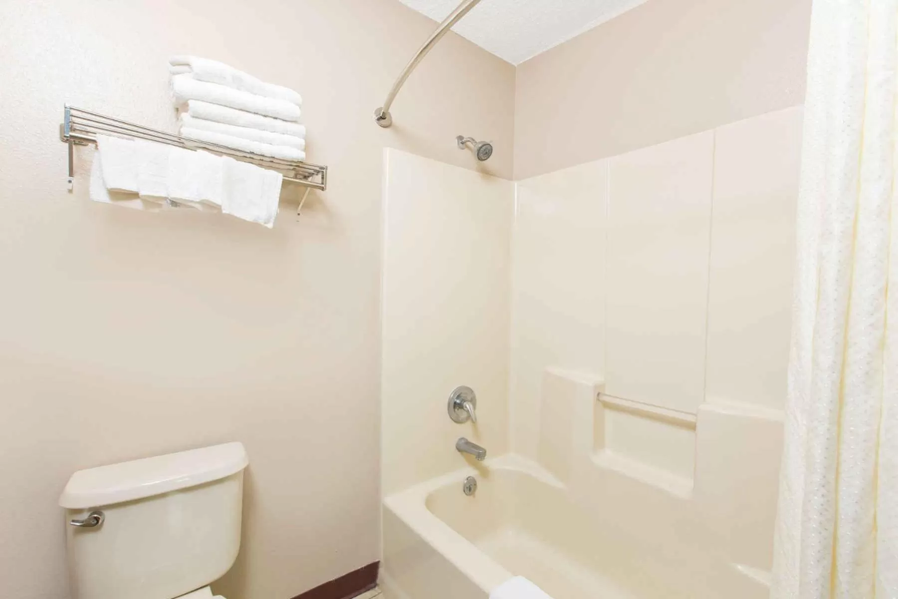 King Room - Non-Smoking in Super 8 by Wyndham Belleville