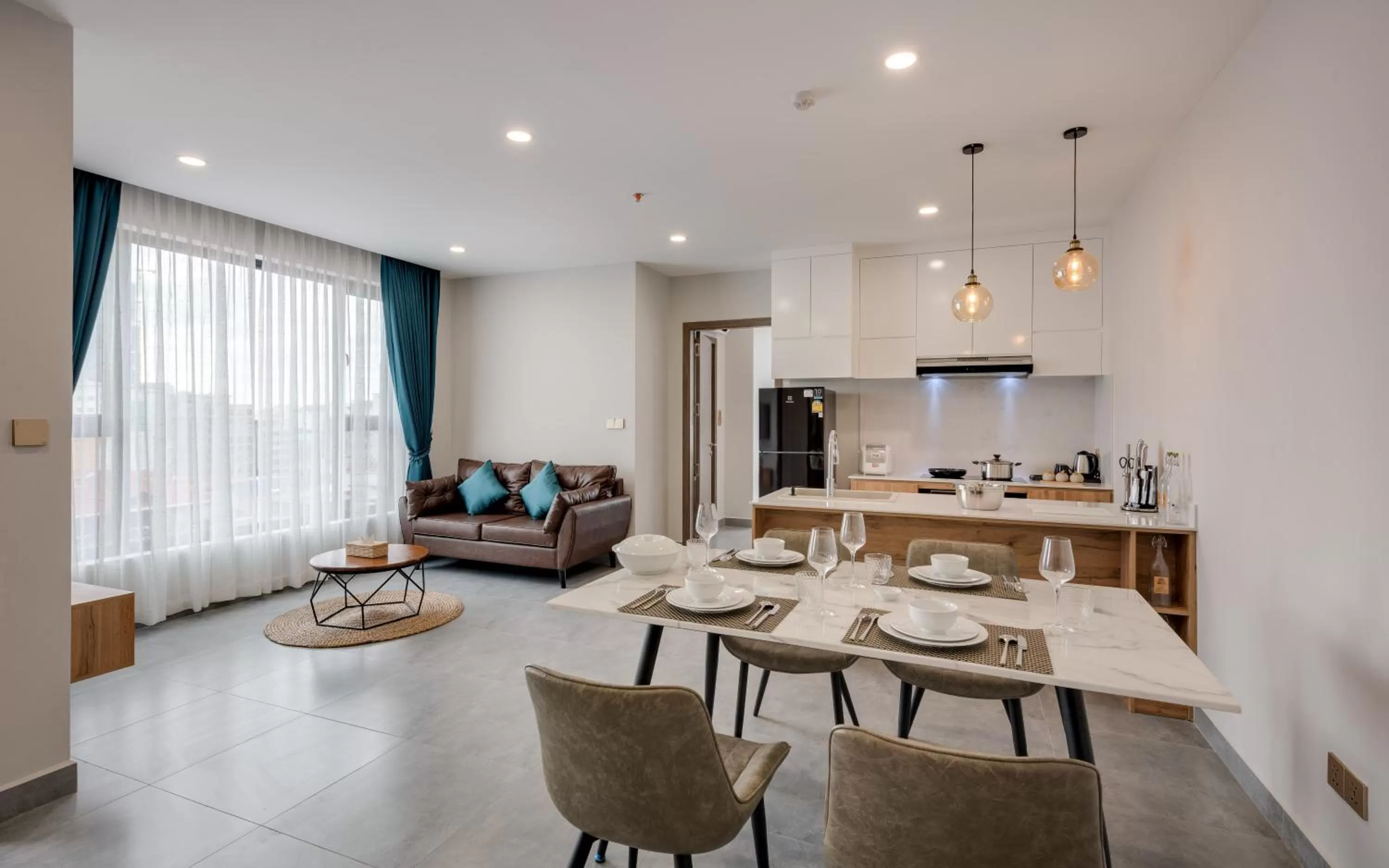 Two-Bedroom Apartment with Balcony in AMATA Residence