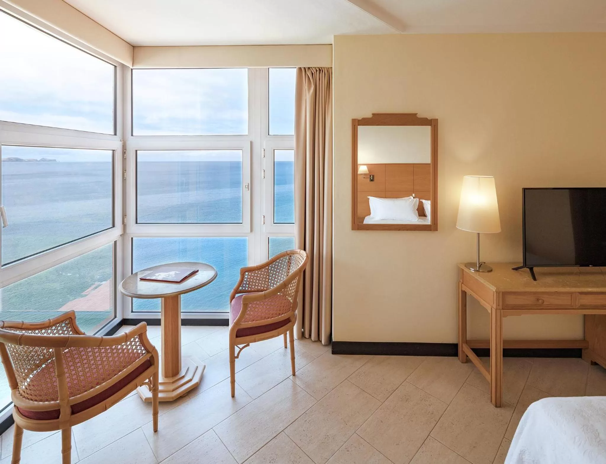Junior Suite with Sea View in Dom Pedro Madeira