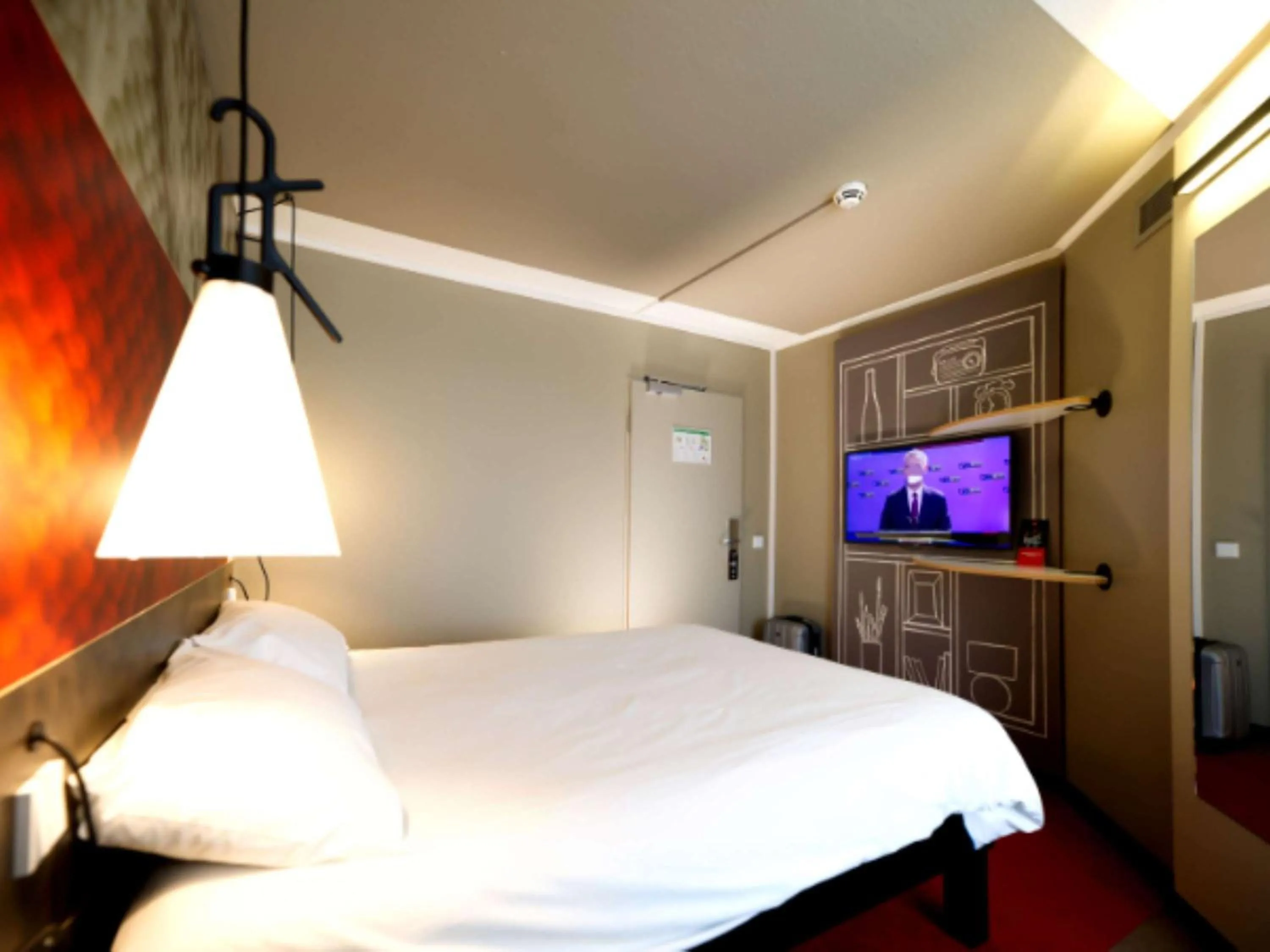 Standard Double Room in ibis Köln Centrum