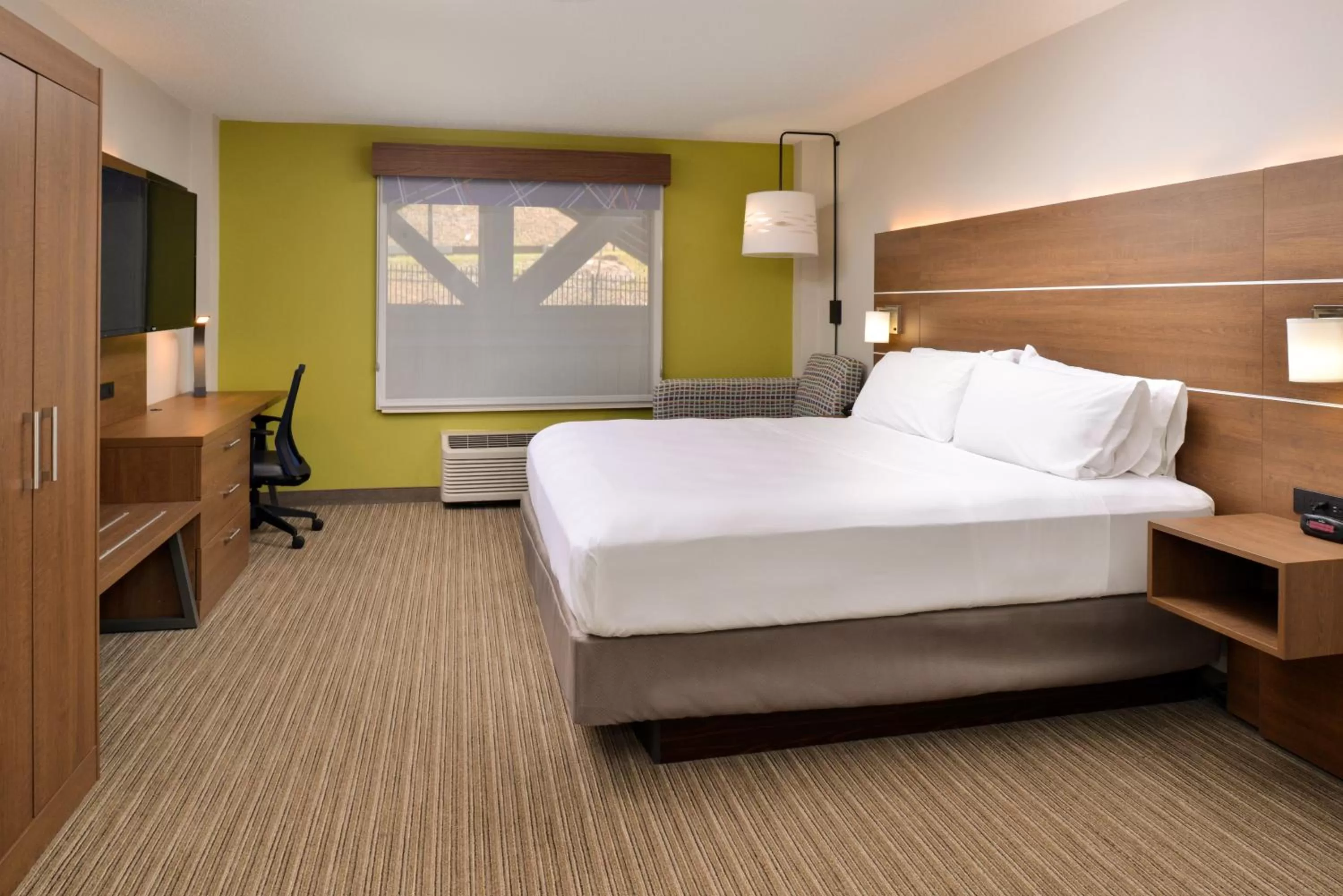 Standard King Room in Holiday Inn Express Blowing Rock South by IHG