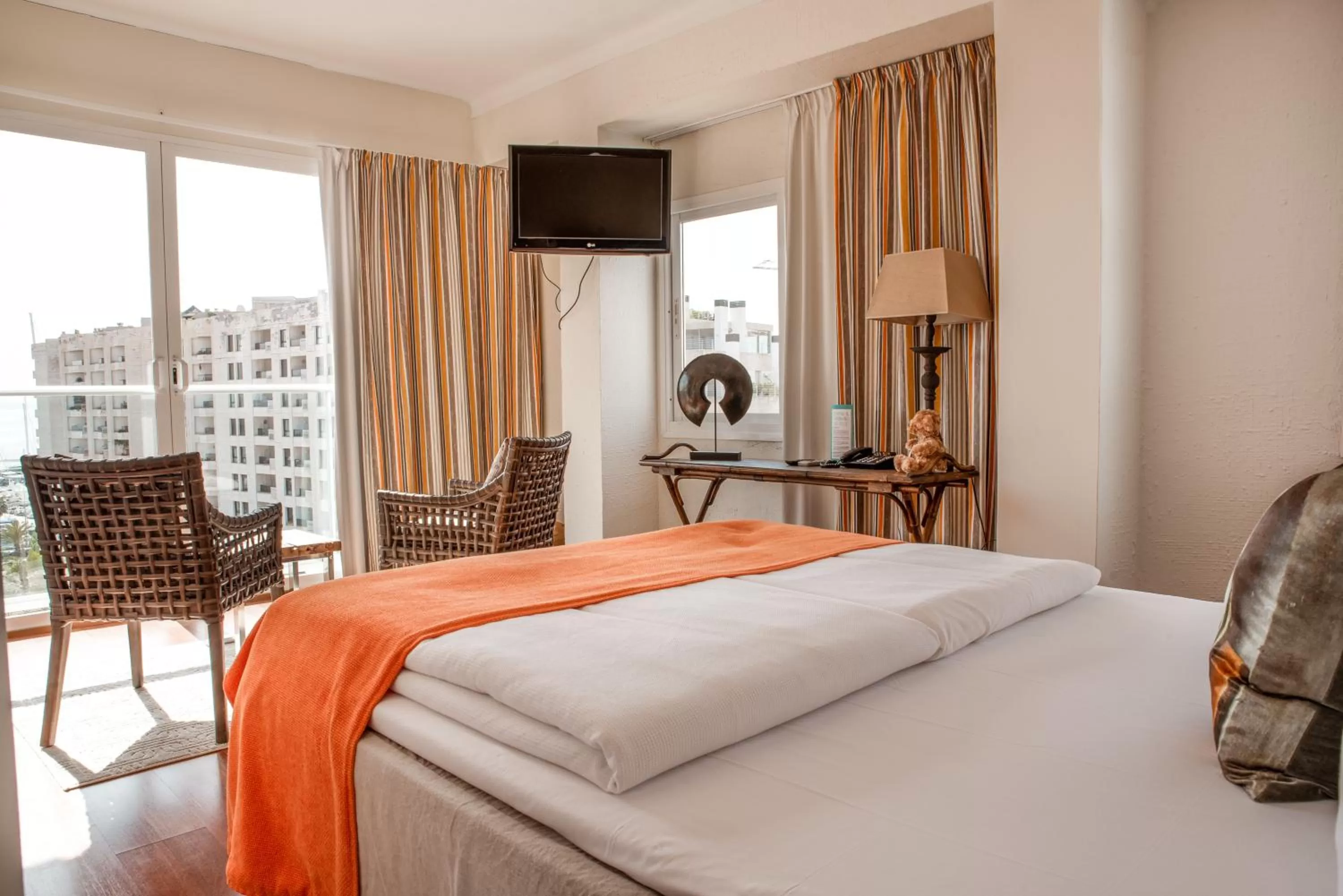 Large Double Room in Hotel Feliz