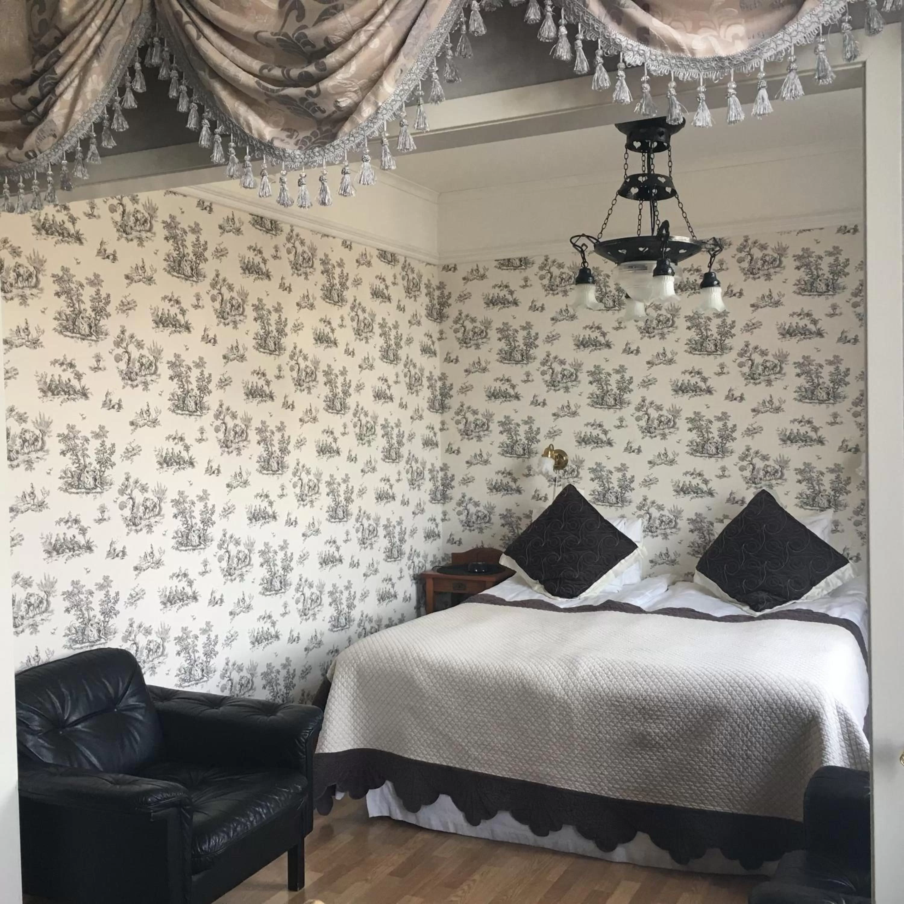 Classic Triple Room in Hotell Läckö