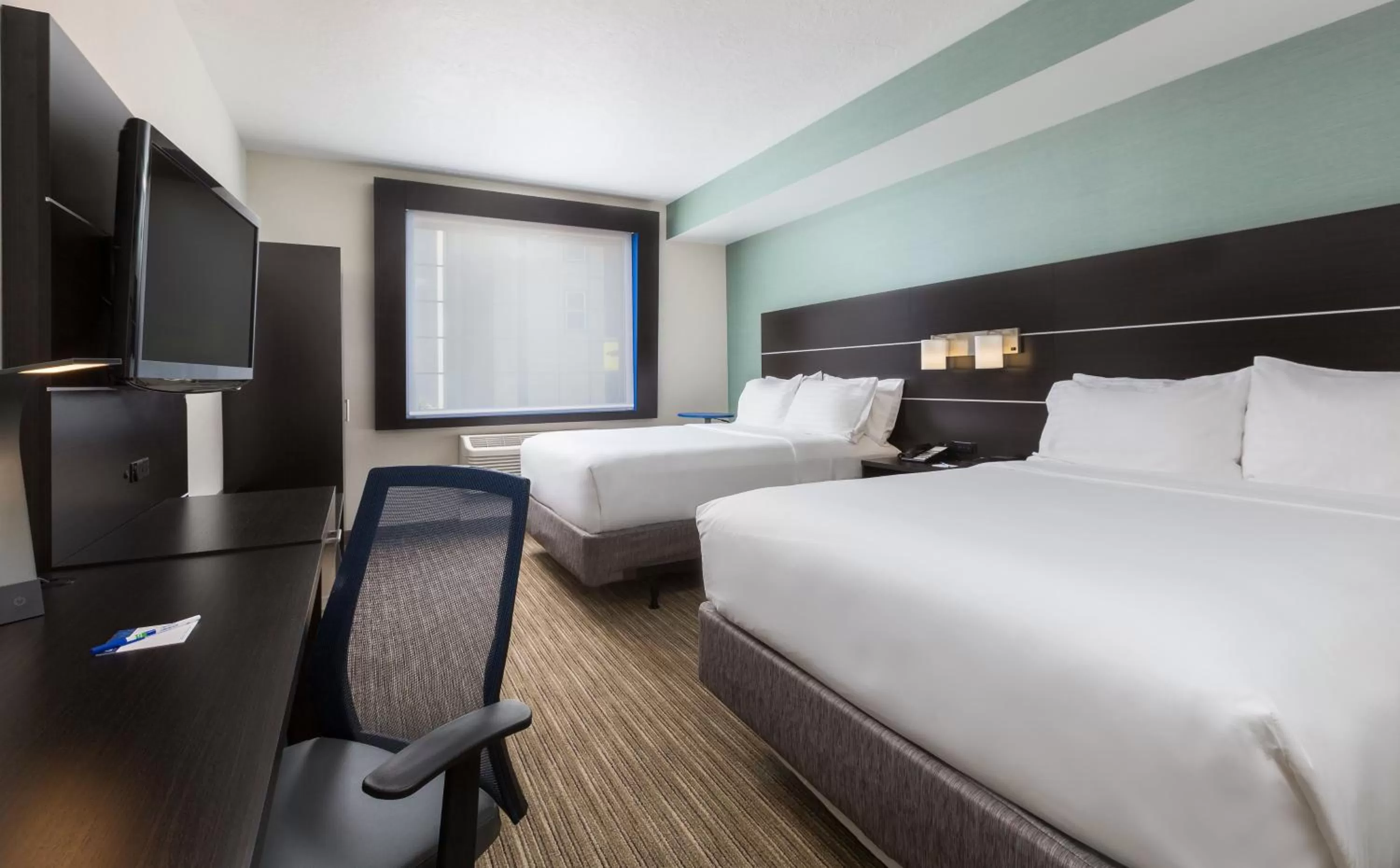 Standard Queen Room with Two Queen Beds - Communications Accessible in Holiday Inn Express Hotel & Suites Eugene Downtown - University by IHG
