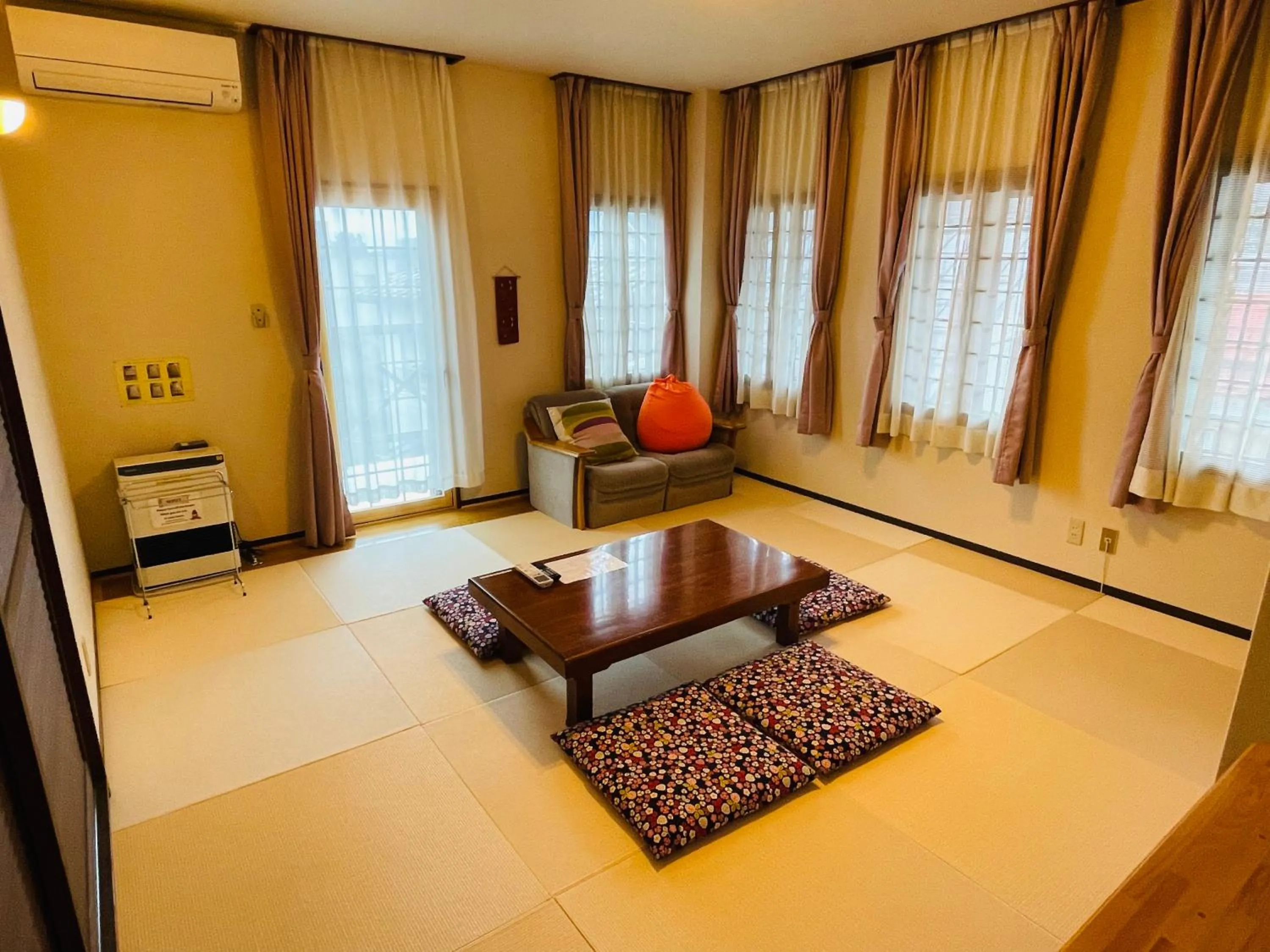 Japanese-Style Quadruple Room in Belle Vue Nishiura