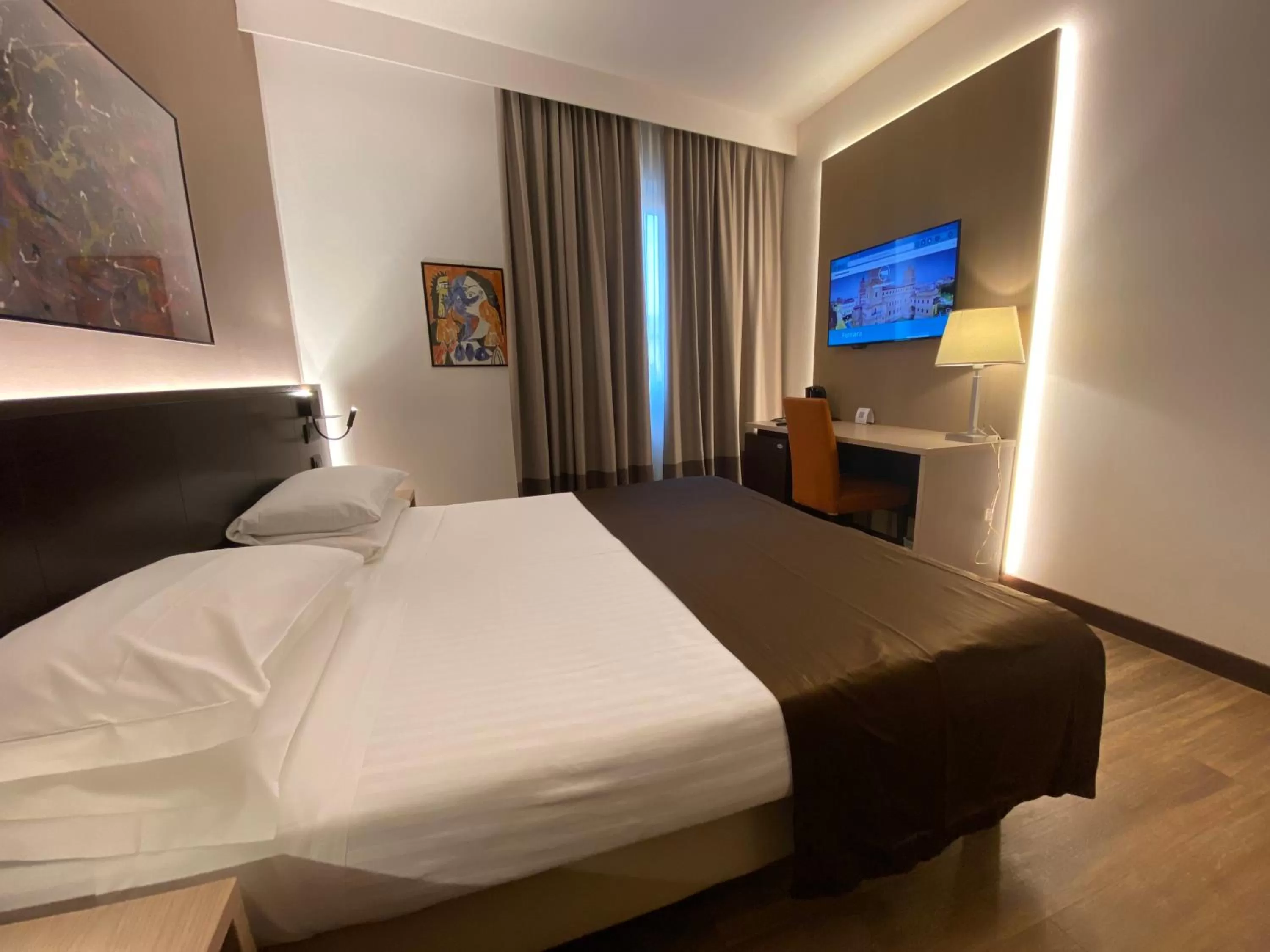 Double or Twin Room in Hotel Carlton