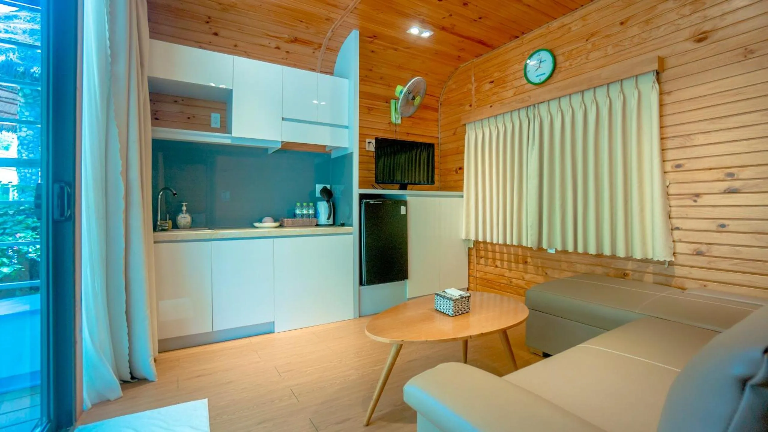 Bungalow - Beach Front in An Hoa Residence