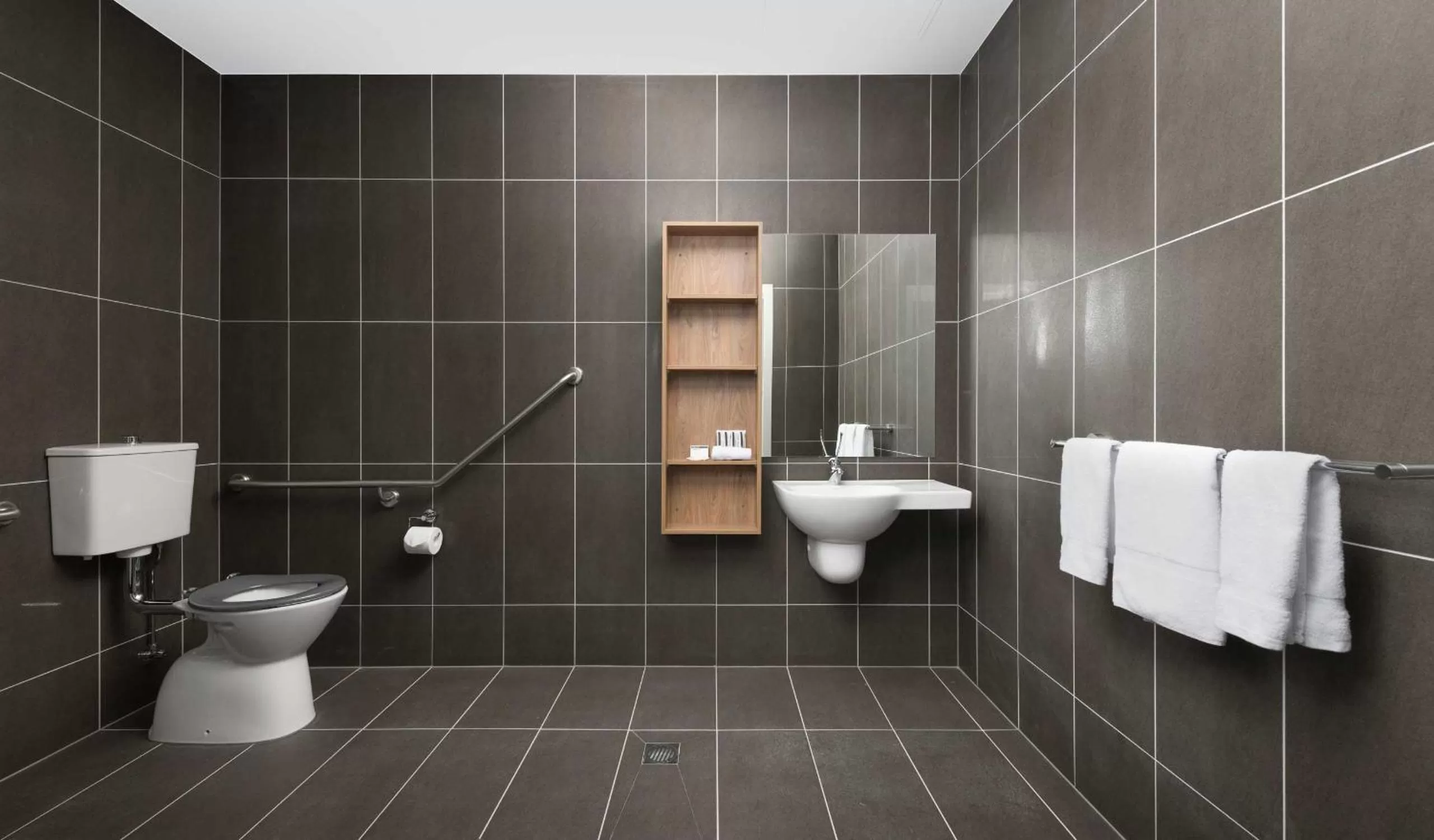 Queen Room - Disability Access in Abode Kingston