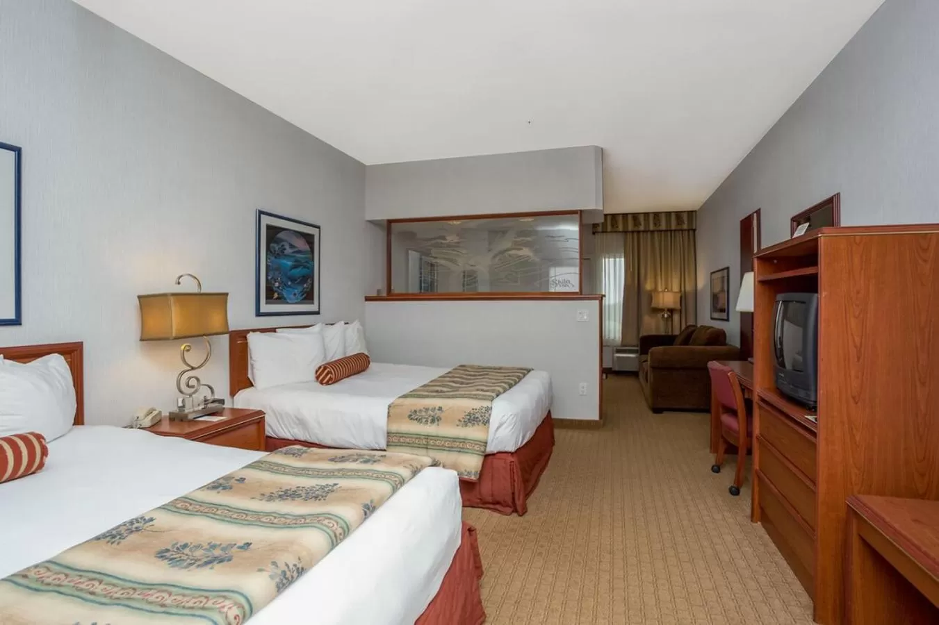 Queen Room with Two Queen Beds with Sofa Bed - single occupancy in Shilo Inn Suites Ocean Shores